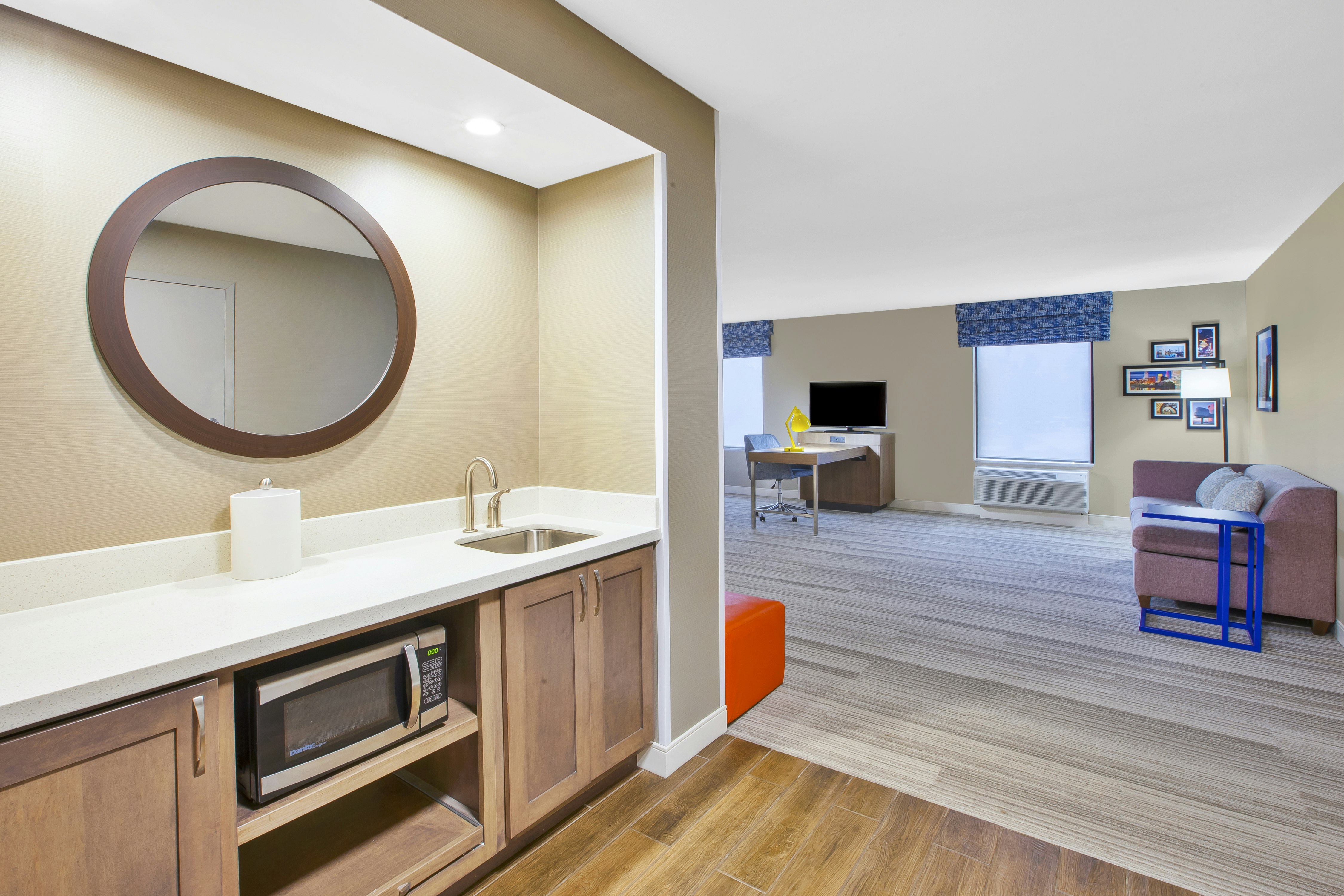 Hampton Inn & Suites Cleveland/Oakwood Village
