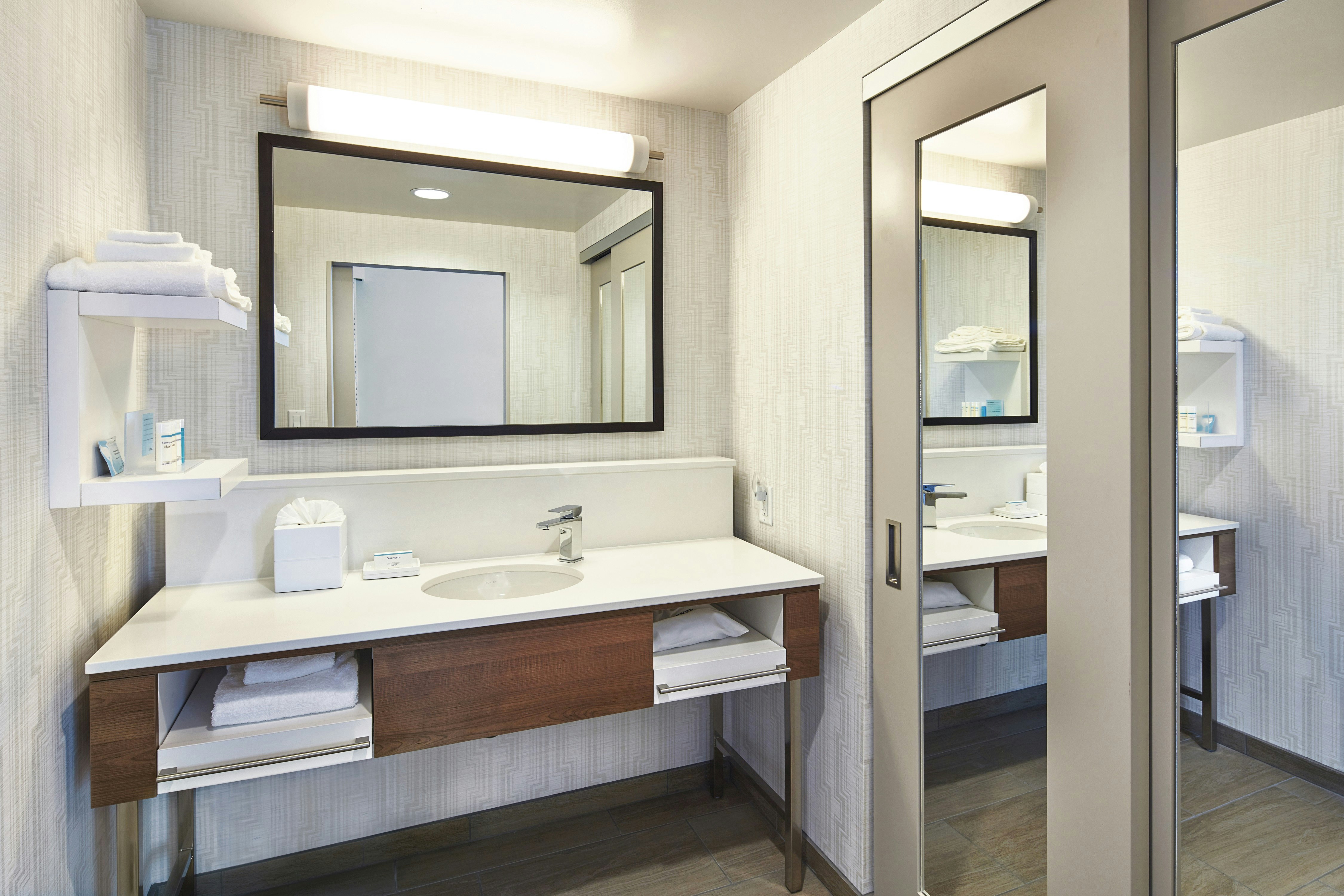 Hampton Inn & Suites Sacramento at CSUS