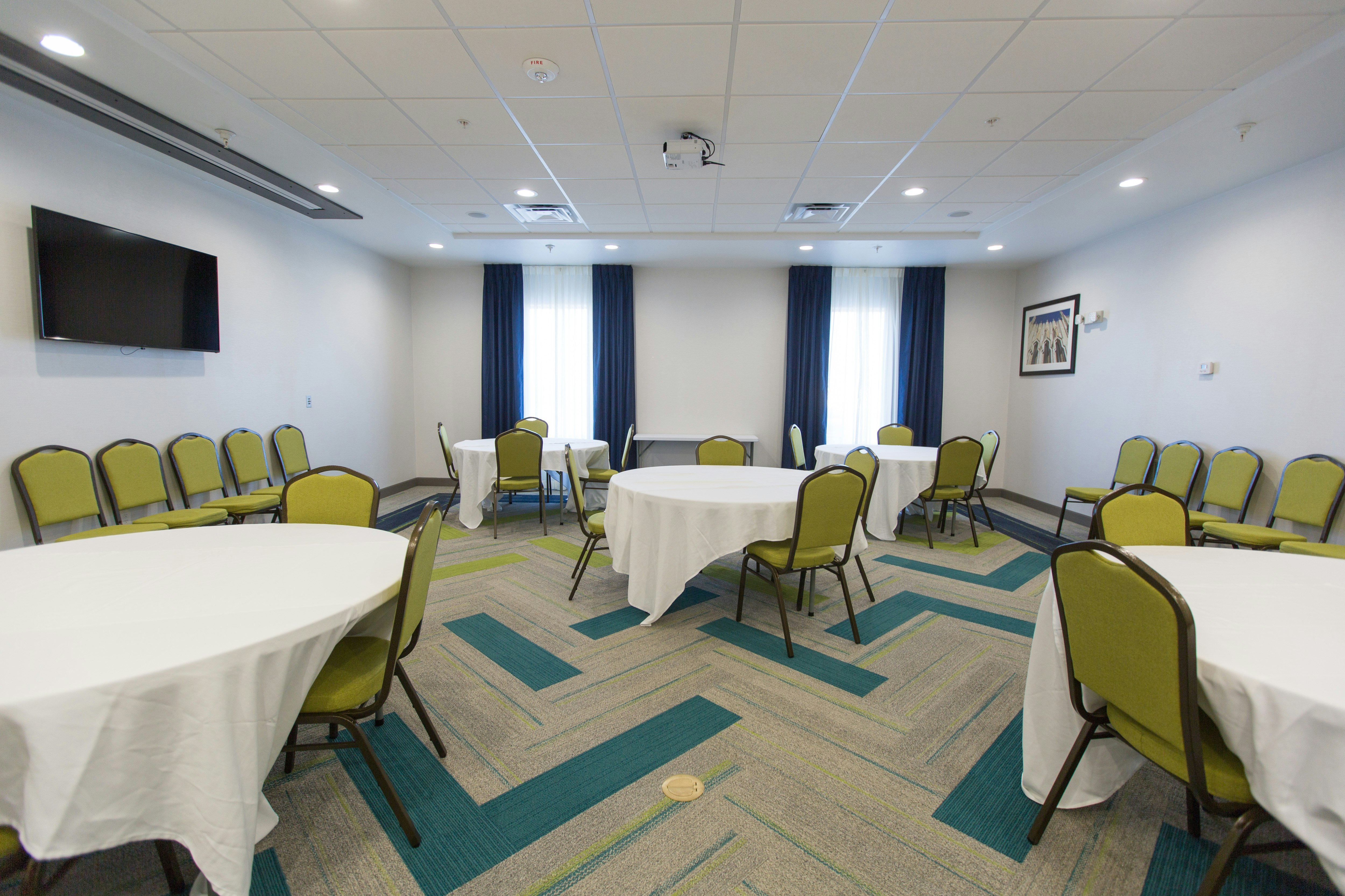 Hampton Inn and Suites Stroud
