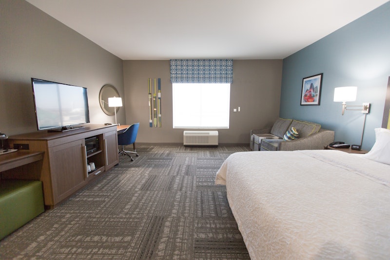 Hampton Inn and Suites Stroud