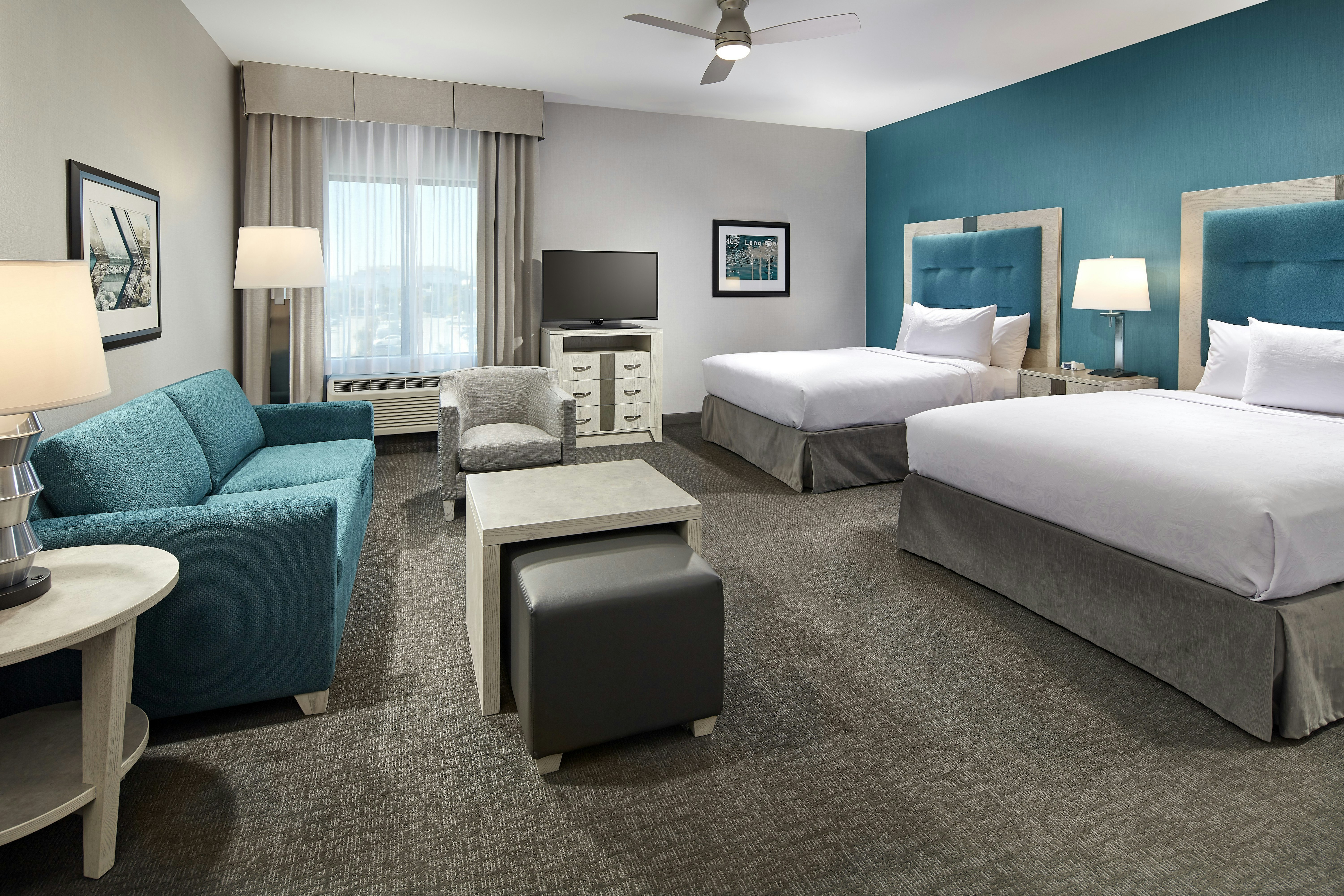 2 QN BEDS STUDIO W/SOFABED