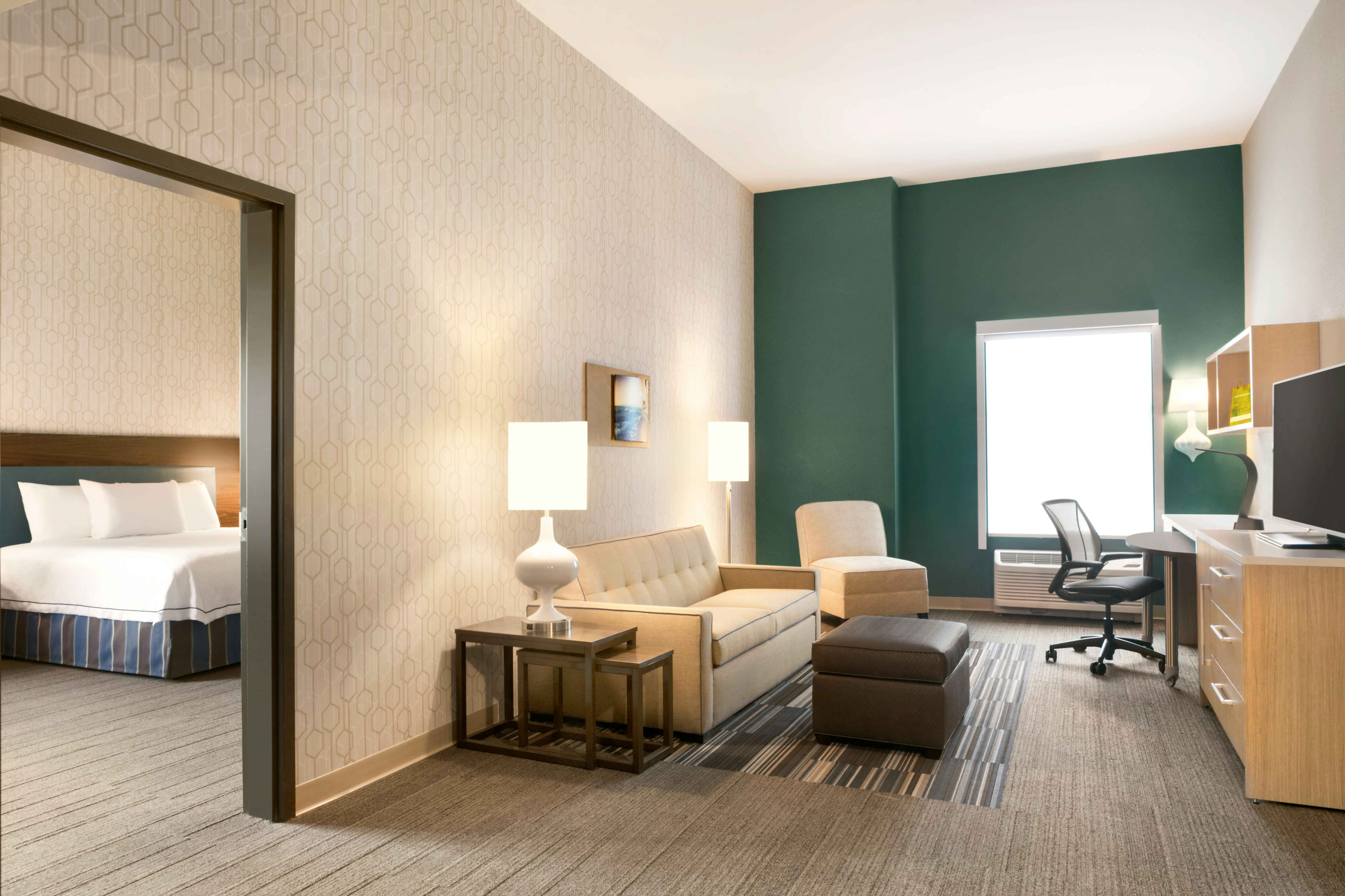 1 KING 1BDRM SUITE NONSMOK