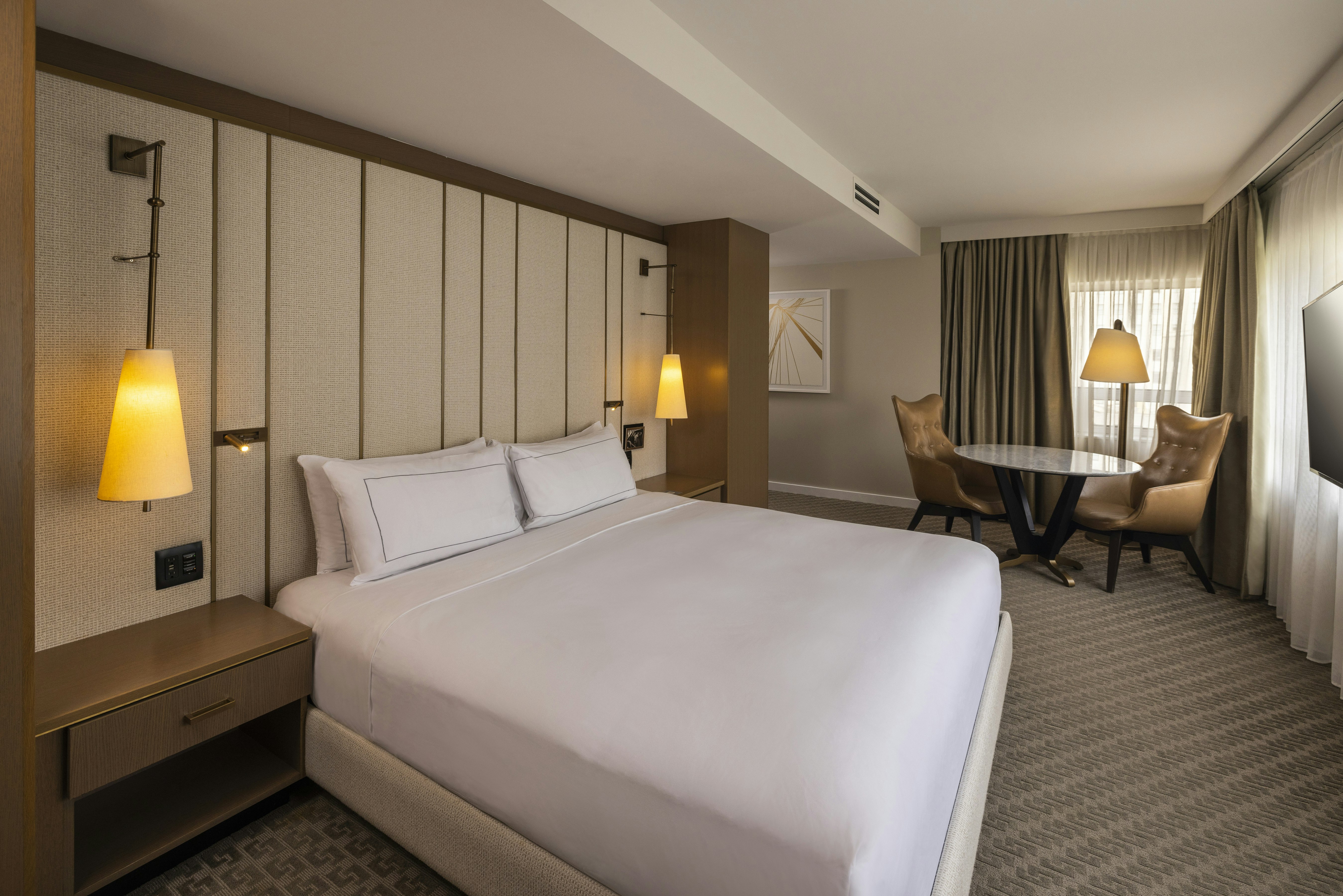 1 KING BED WTH LIVING AREA