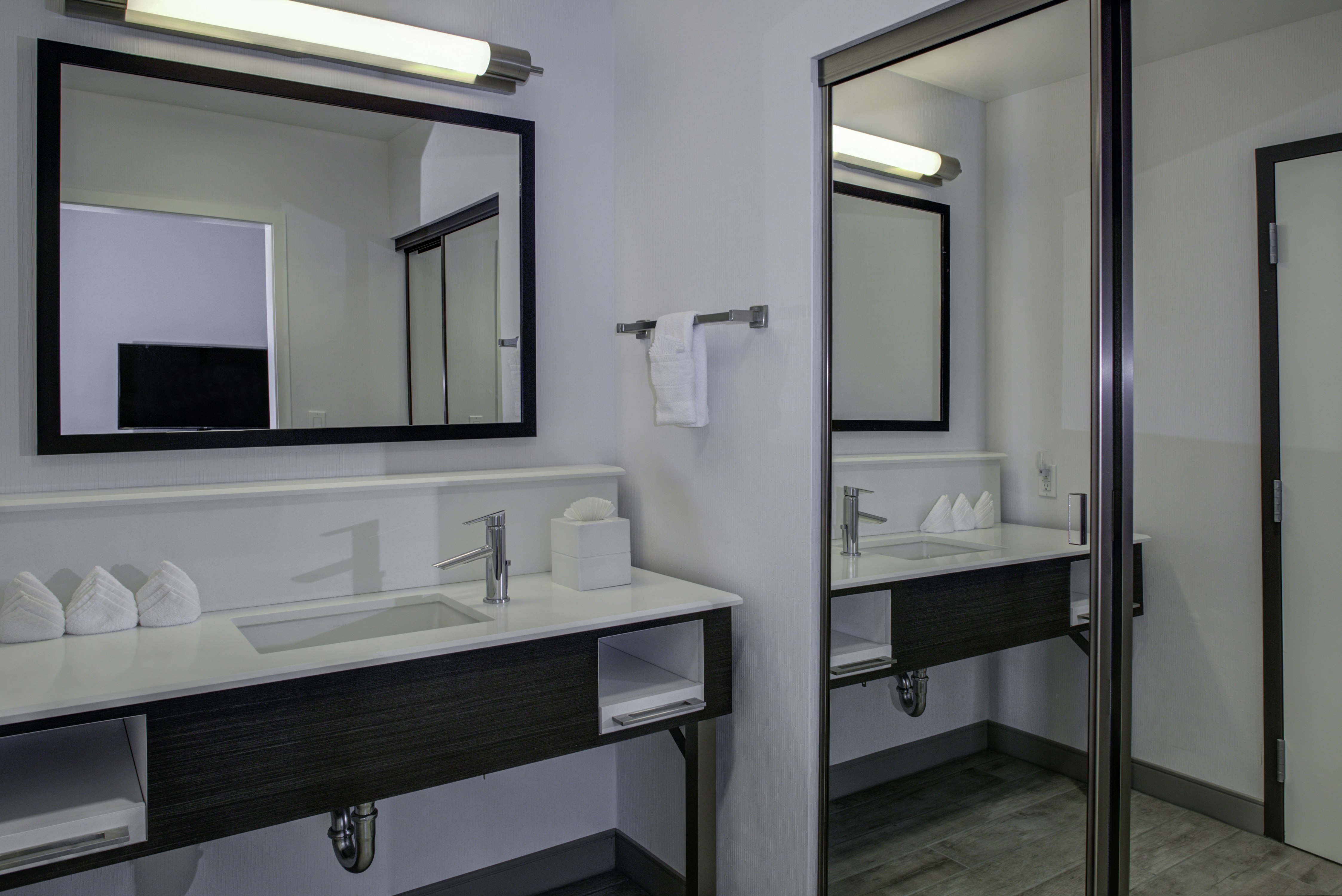 Hampton Inn & Suites Irvine-Orange County Airport