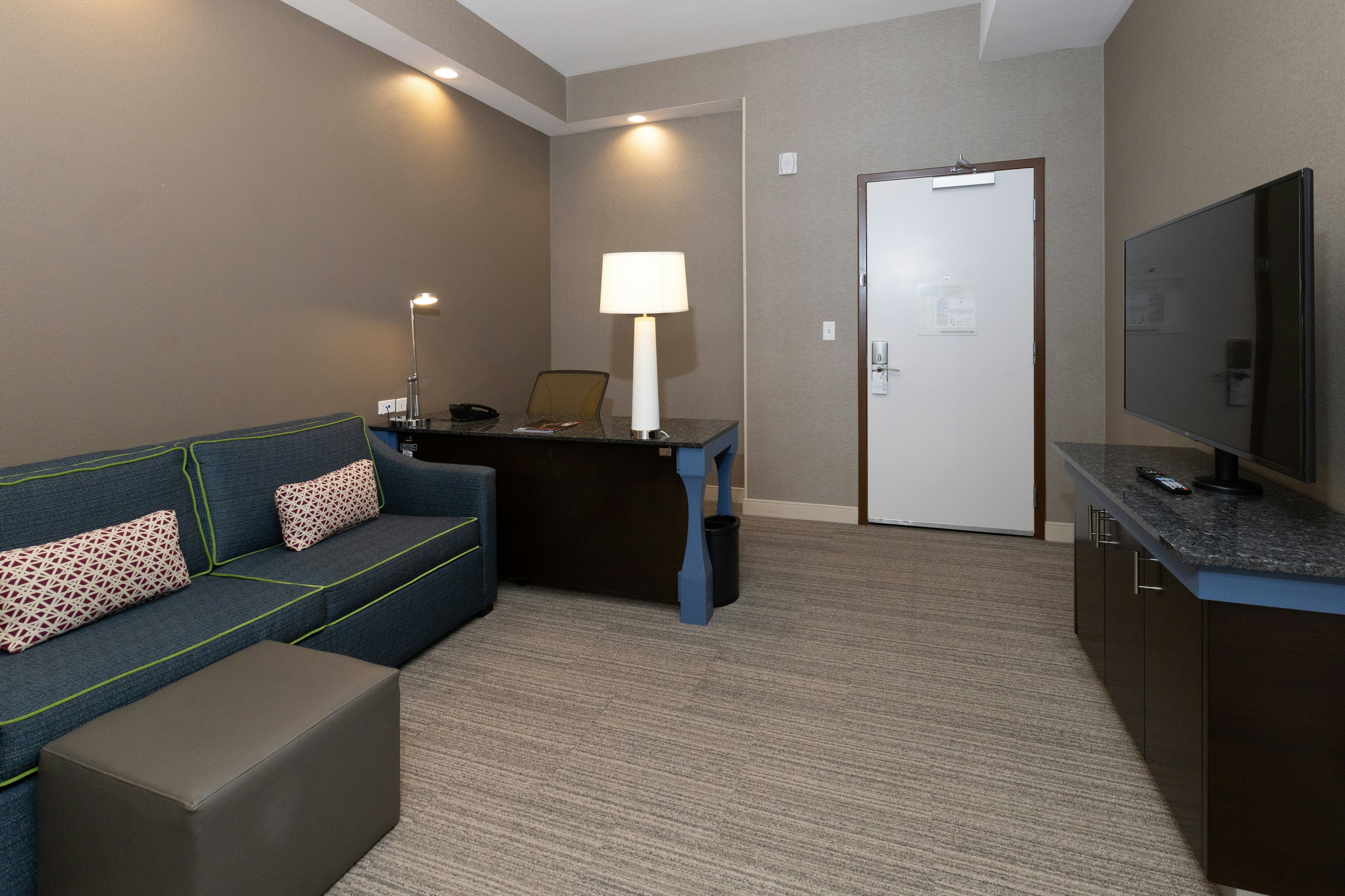 1 KING BED JUNIOR SUITE