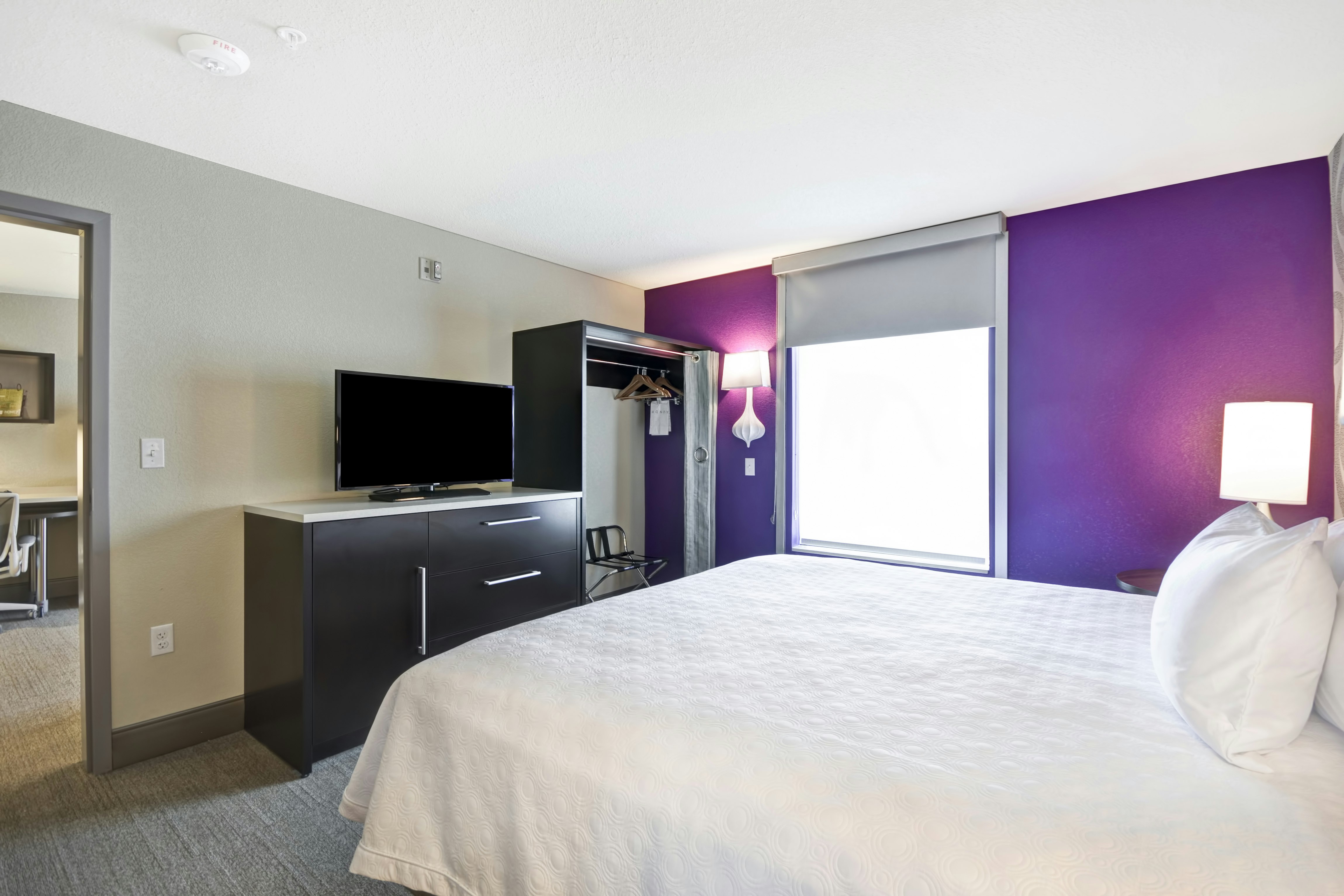 1 KING 1BDRM SUITE NONSMOK