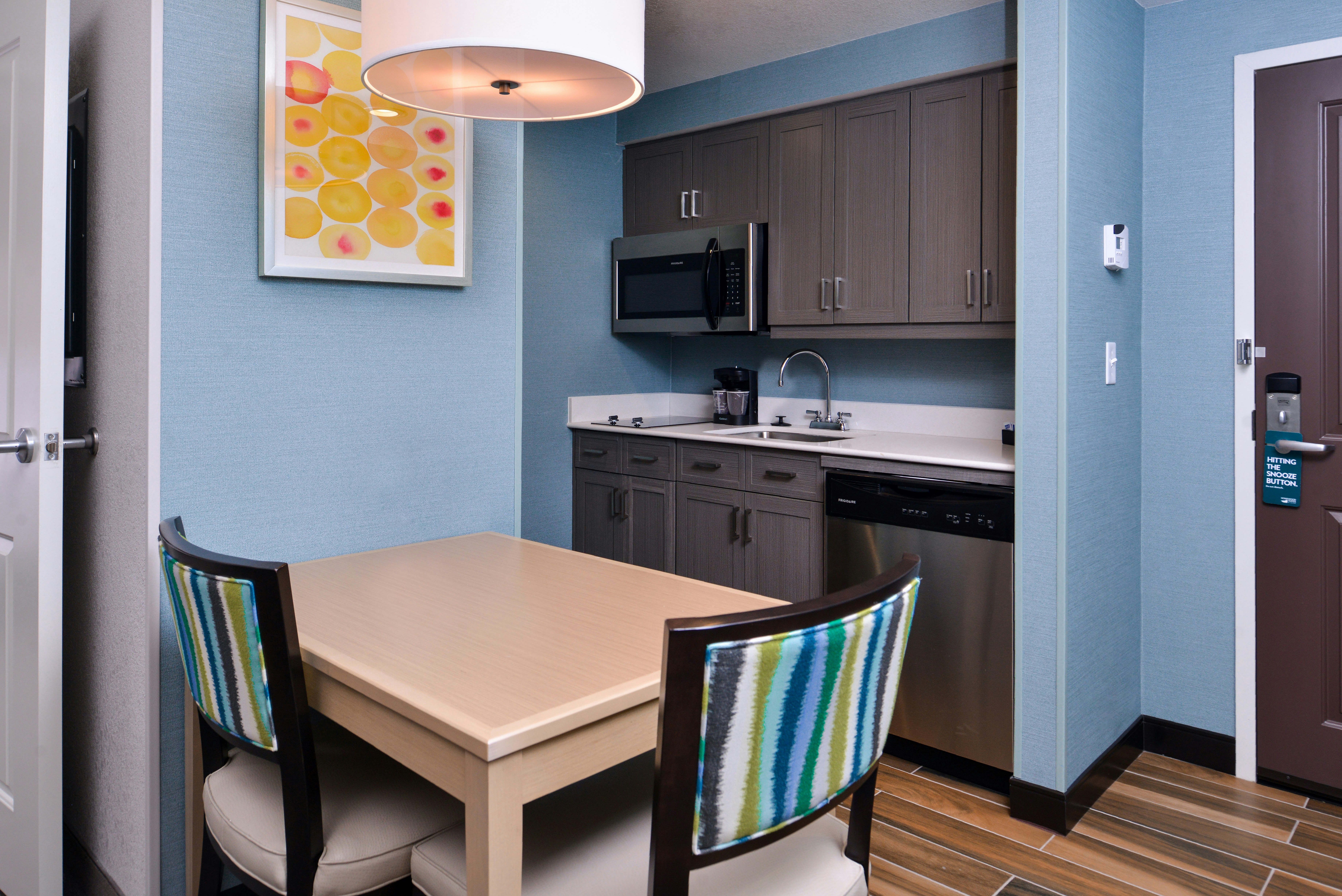 1 KING 1BDRM SUITE NONSMOK