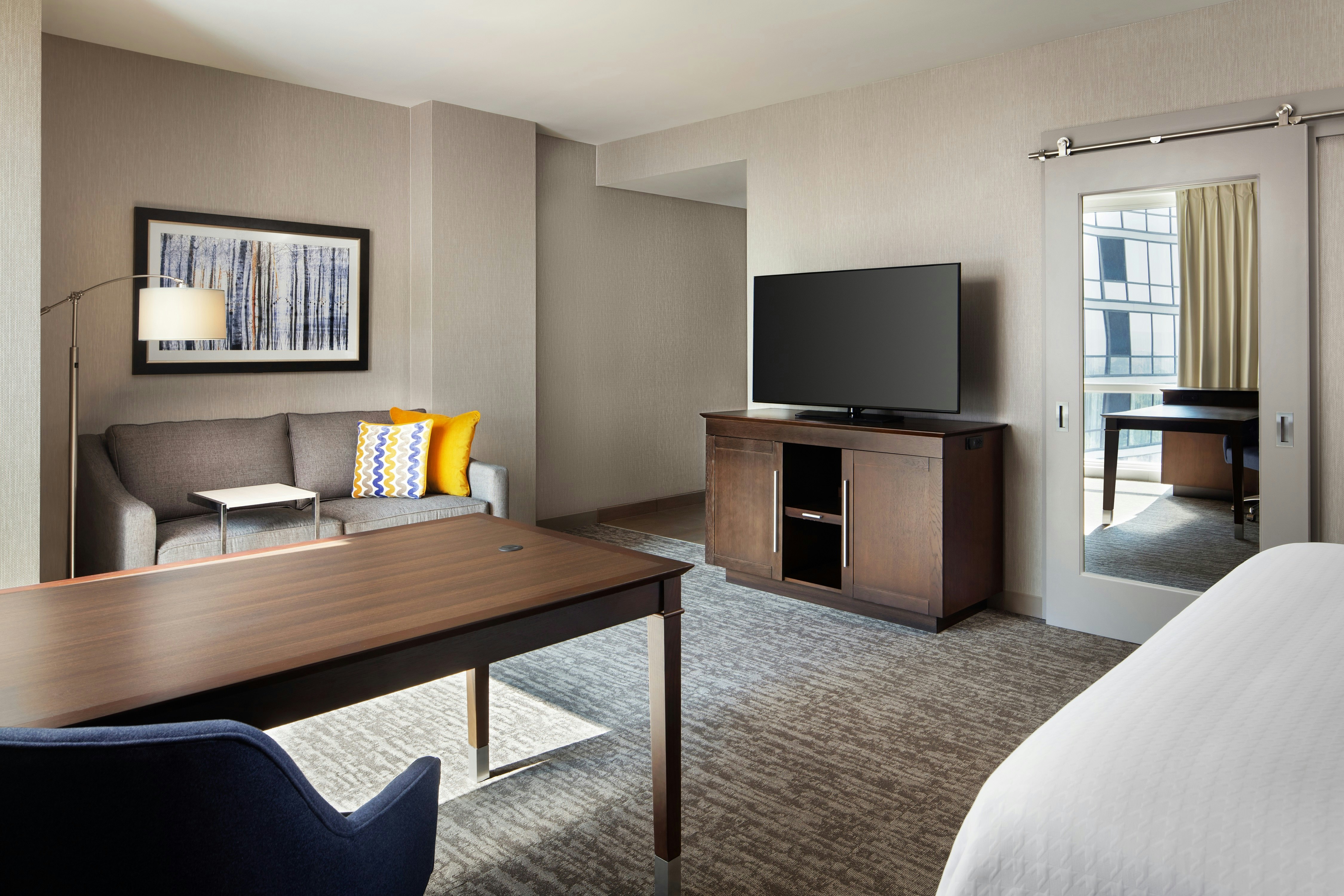 Hampton Inn & Suites Teaneck Glenpointe