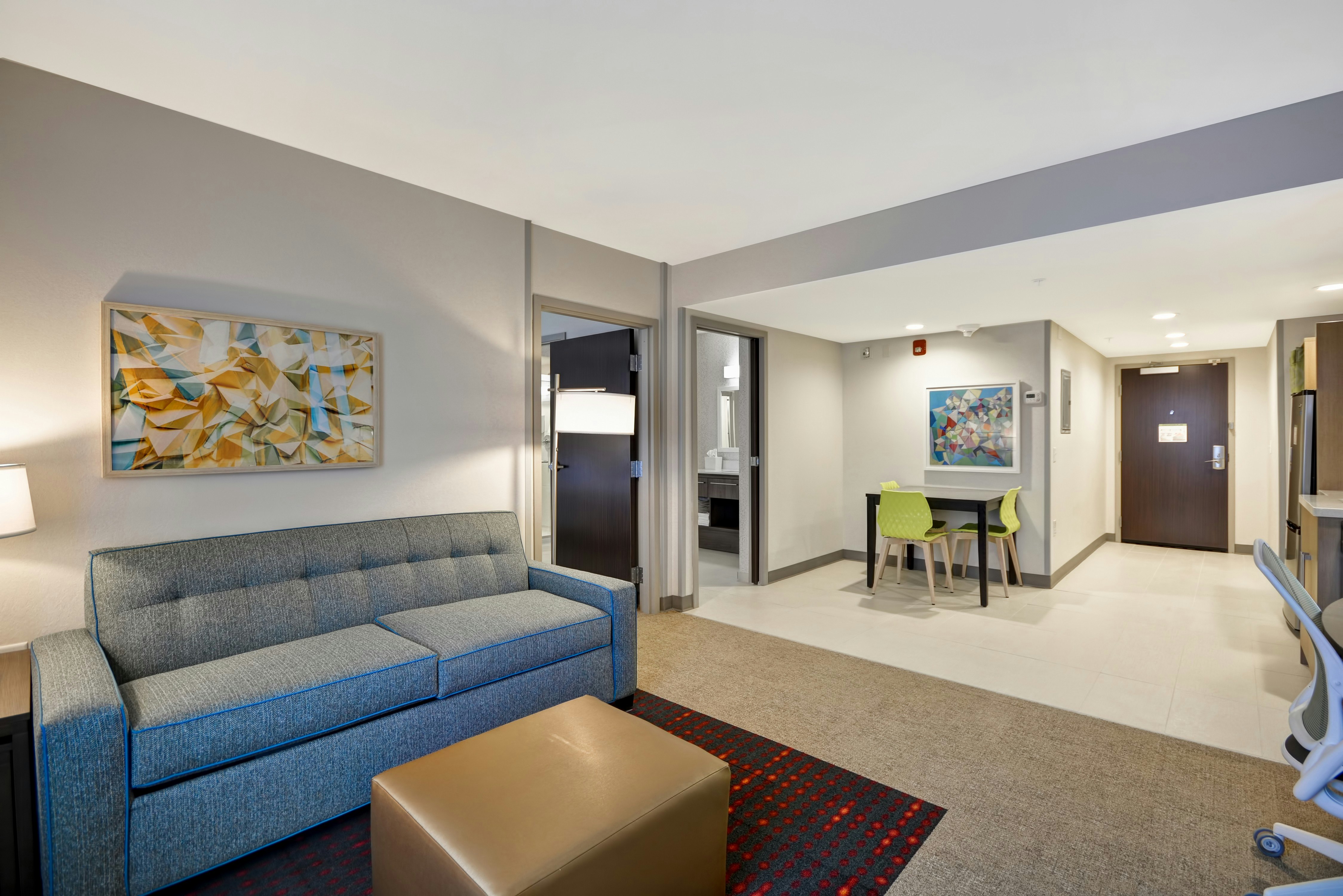 1 KING 1SUITE BDRM NOSMOKE