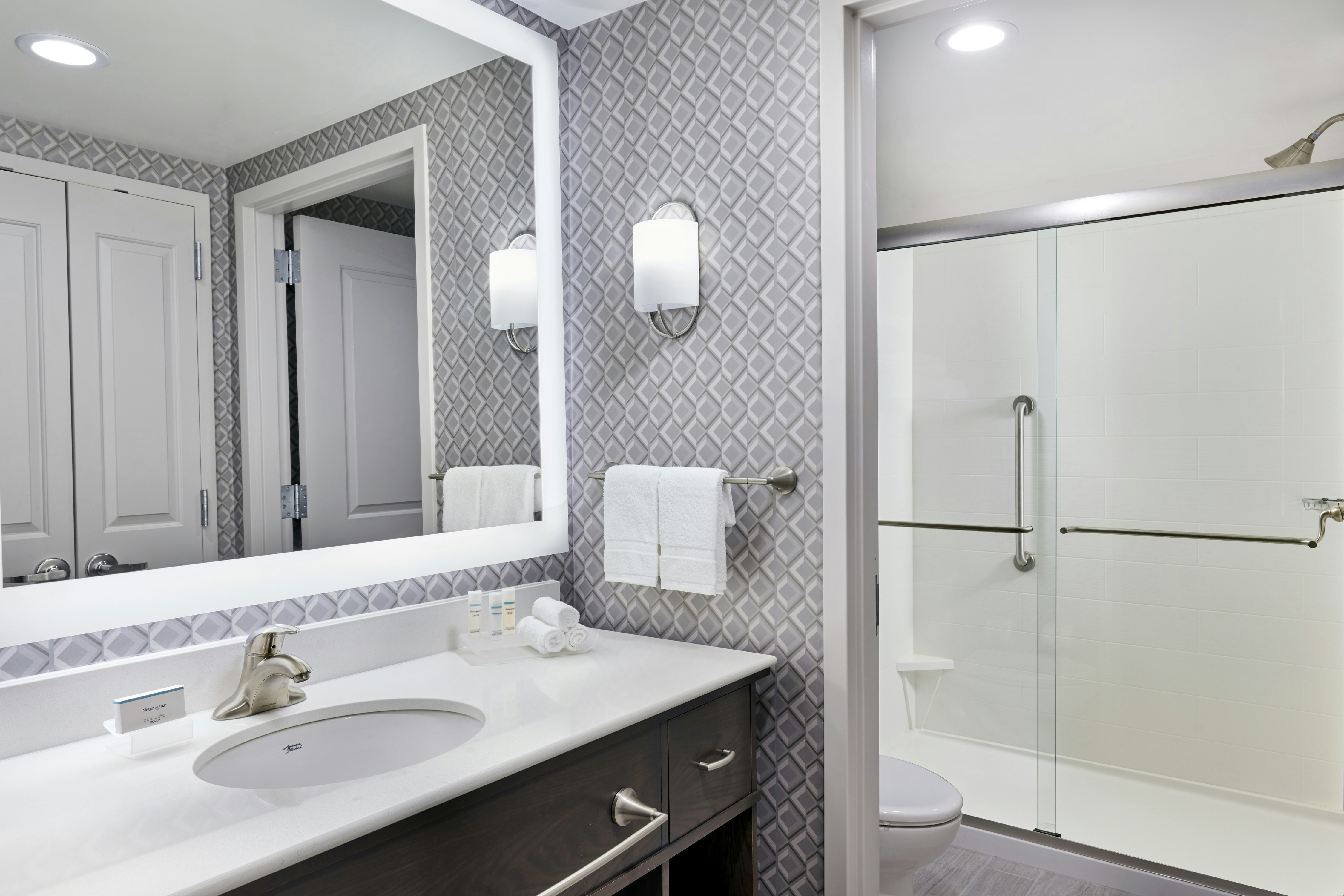 Homewood Suites by Hilton Teaneck Glenpointe