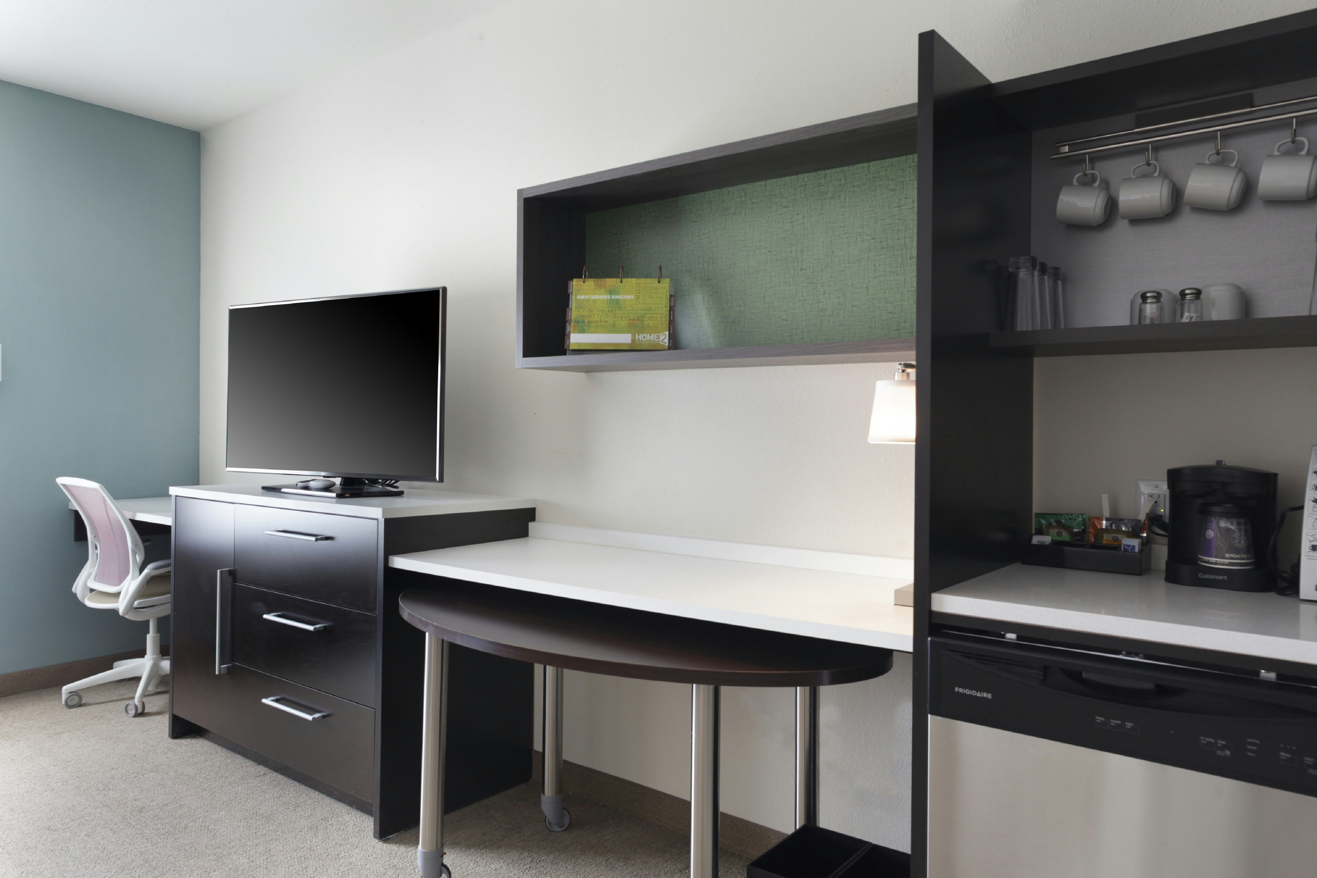 1 KING 1BDRM SUITE NONSMOK