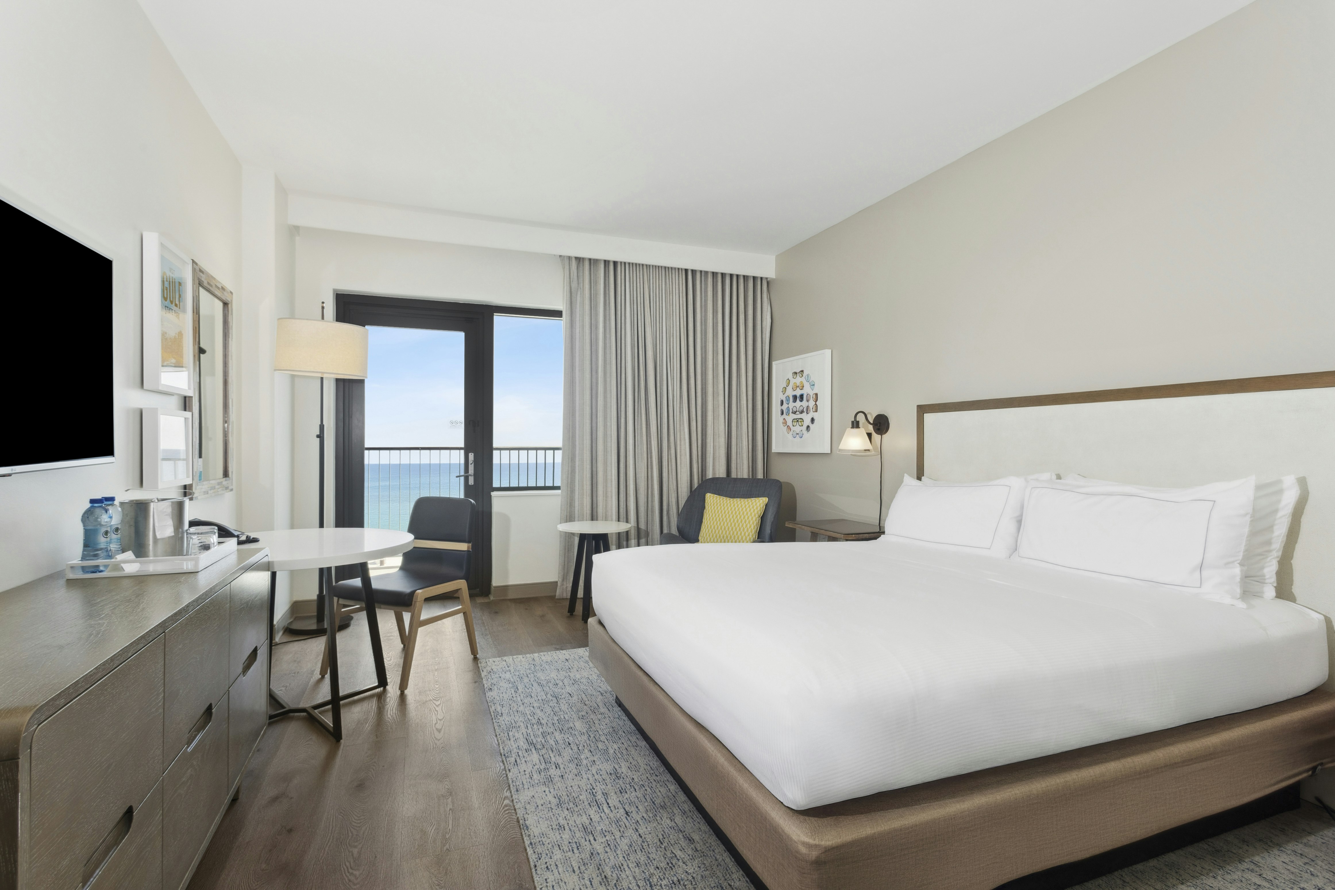 1 KING GULF FRONT BALCONY