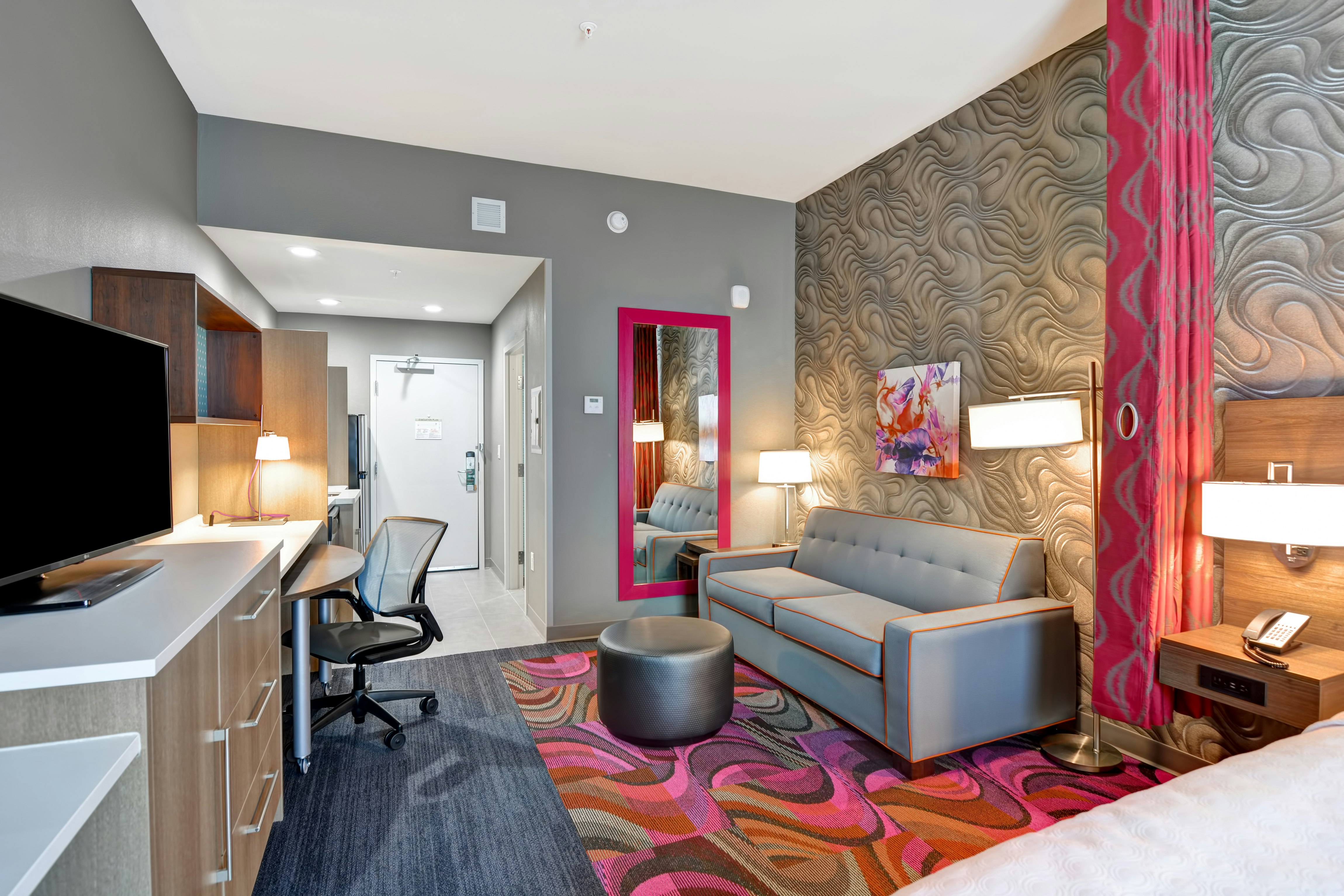 1 QUEEN BED STUDIO NONSMOK