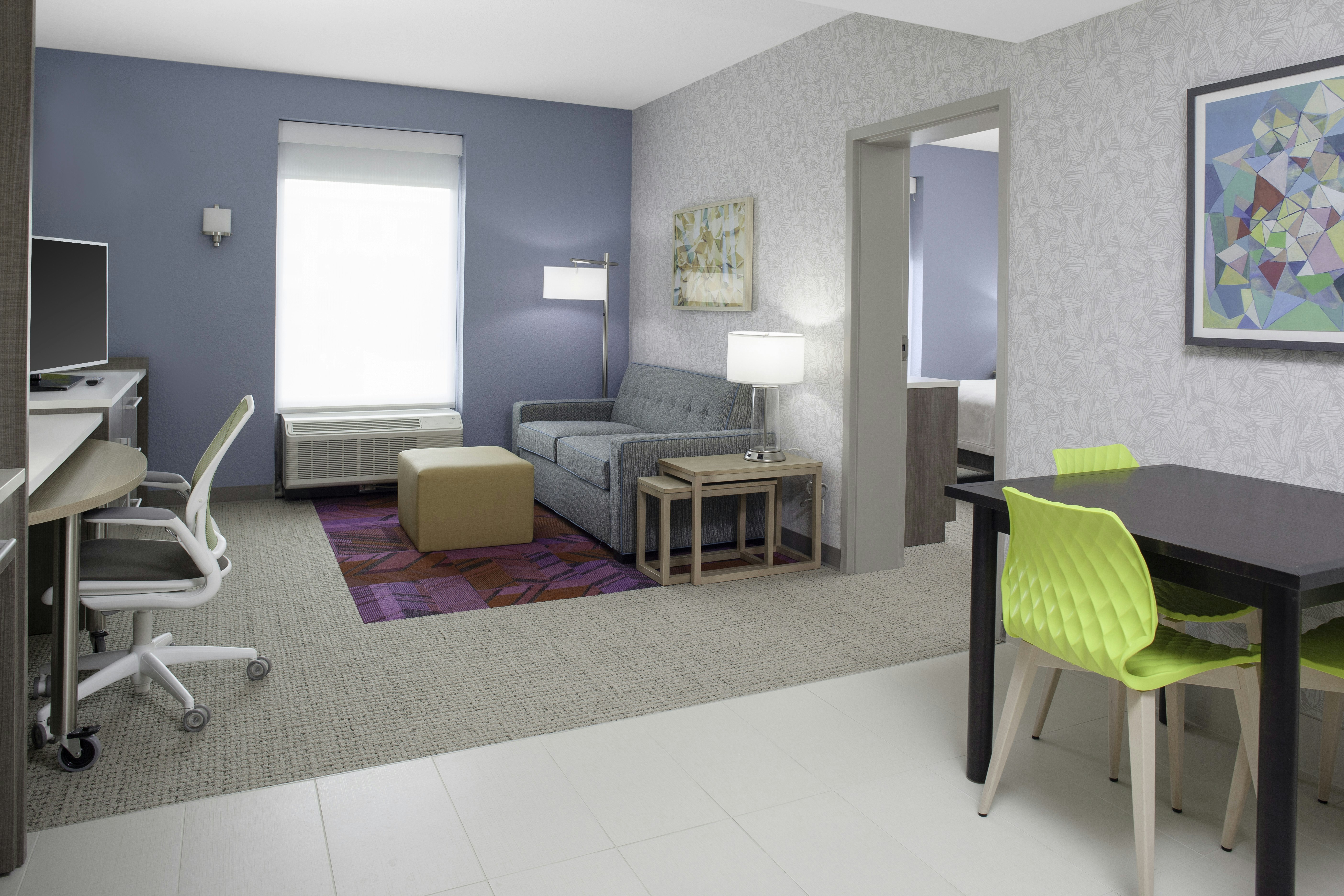 1 KING 1BDRM SUITE NONSMOK