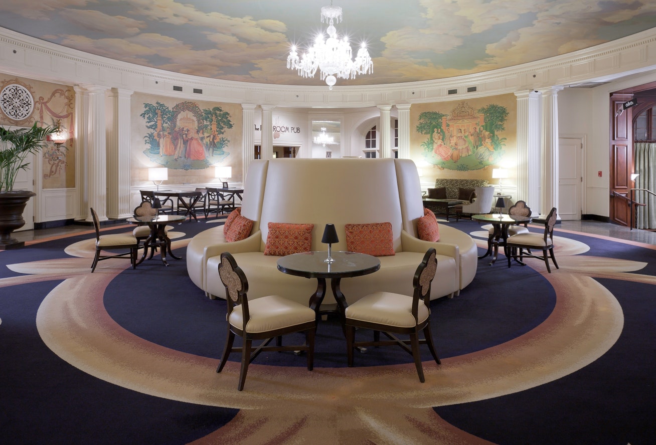 The Hotel Roanoke & Conference Center, Curio Collection by Hilton