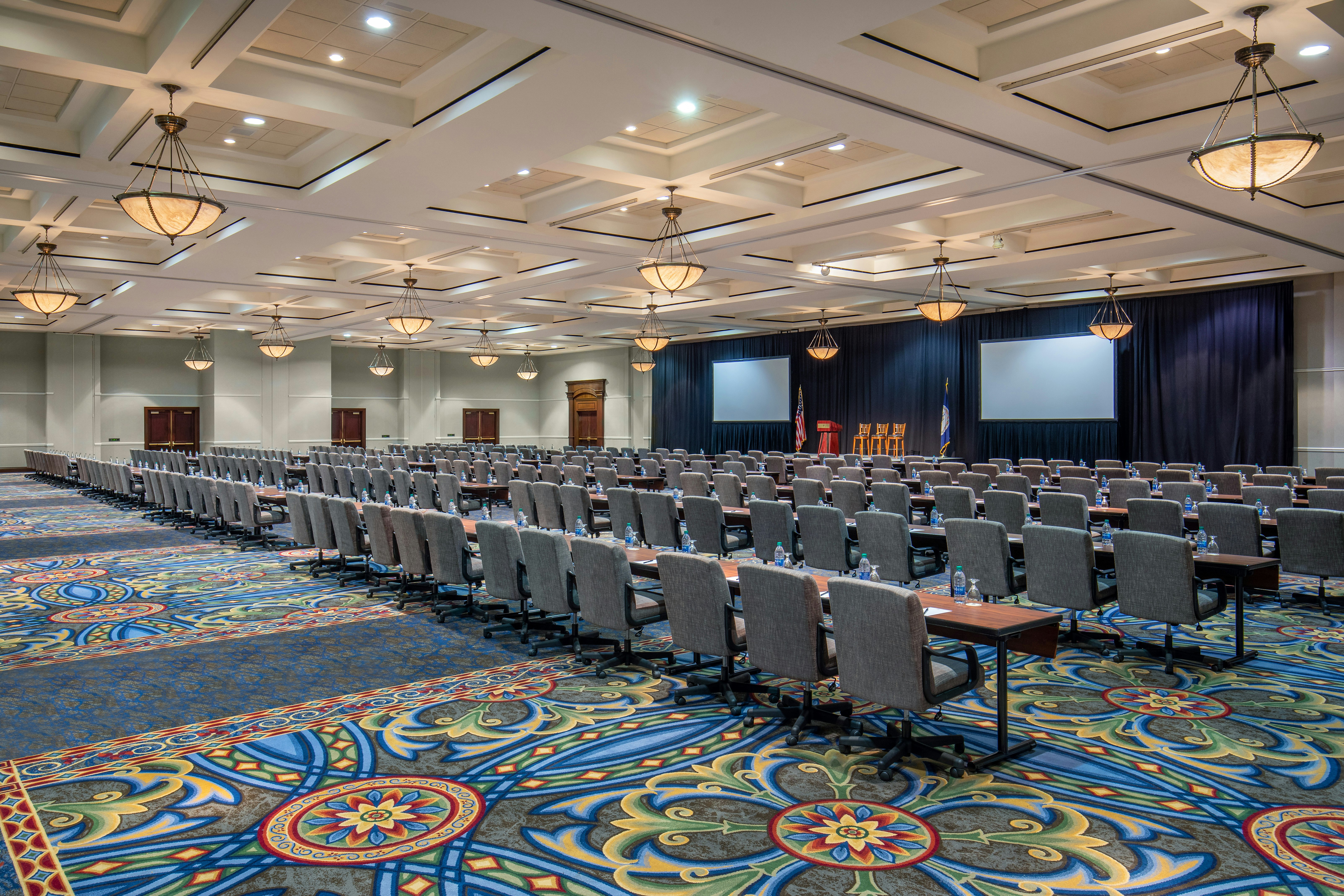 The Hotel Roanoke & Conference Center, Curio Collection by Hilton