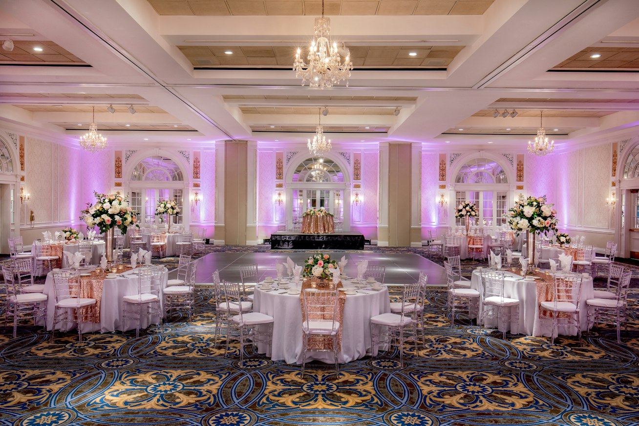 The Hotel Roanoke & Conference Center, Curio Collection by Hilton