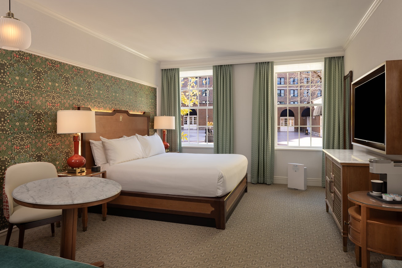 The Hotel Roanoke & Conference Center, Curio Collection by Hilton