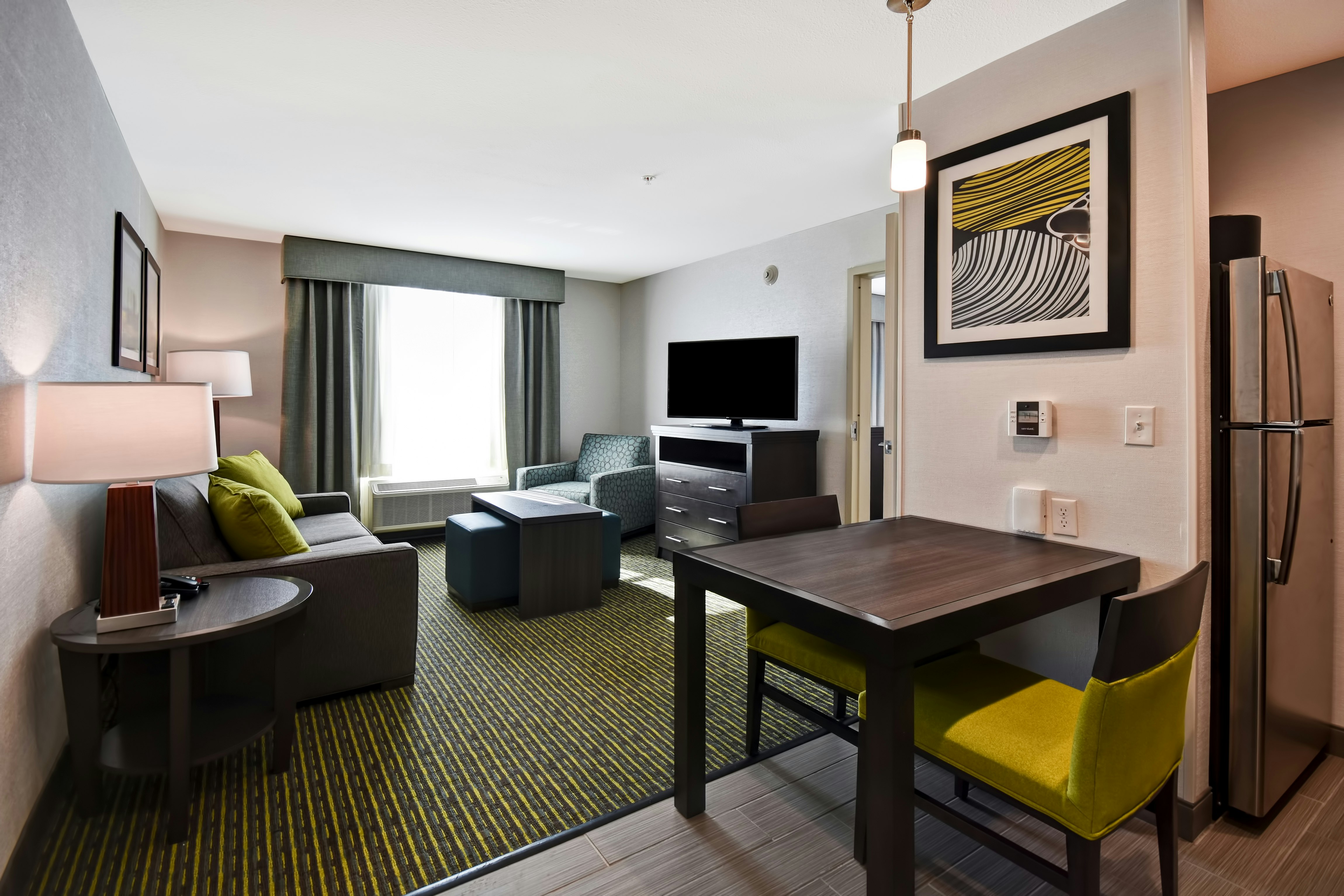 1 KING 1BDRM SUITE NONSMOK