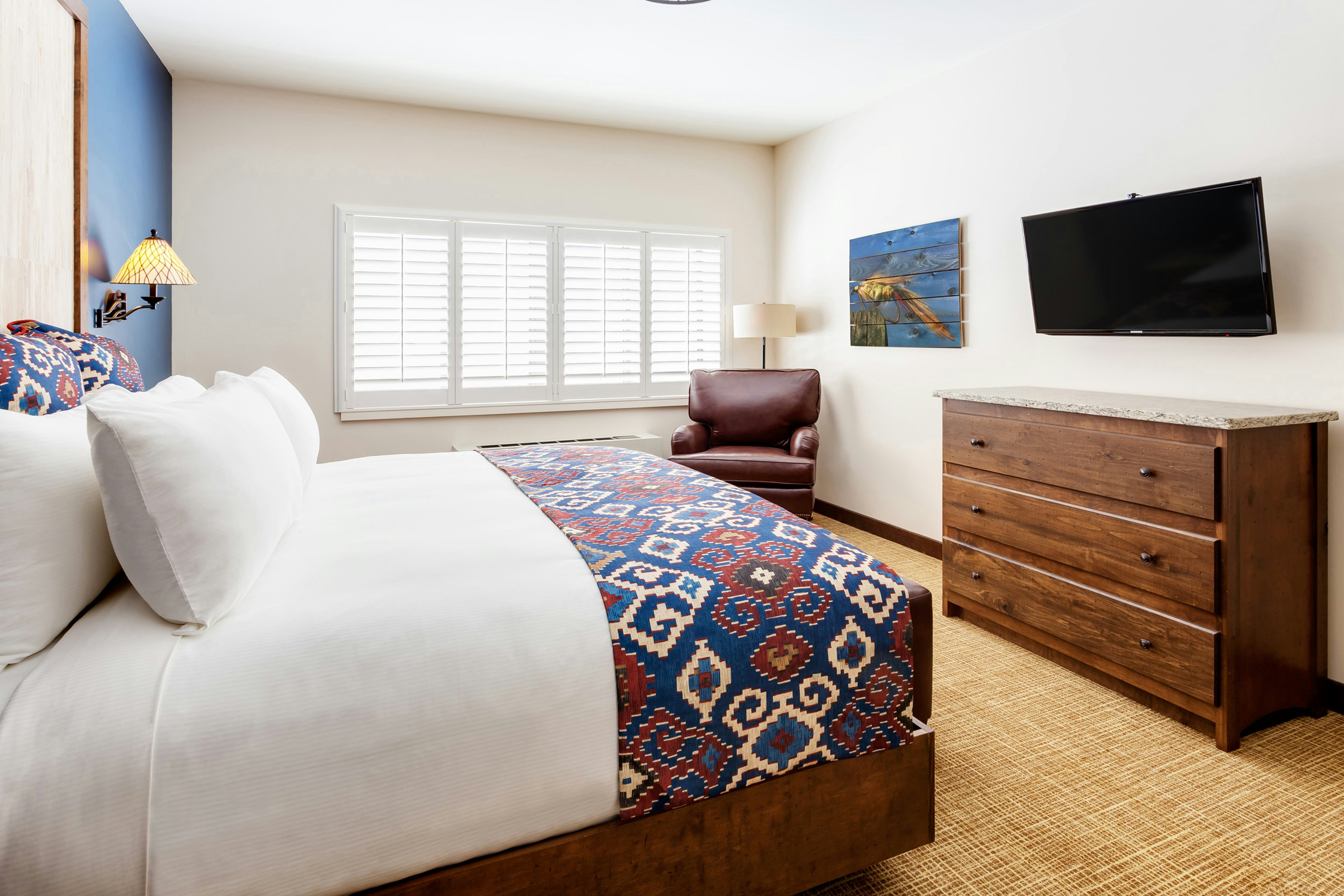 1 KING BED