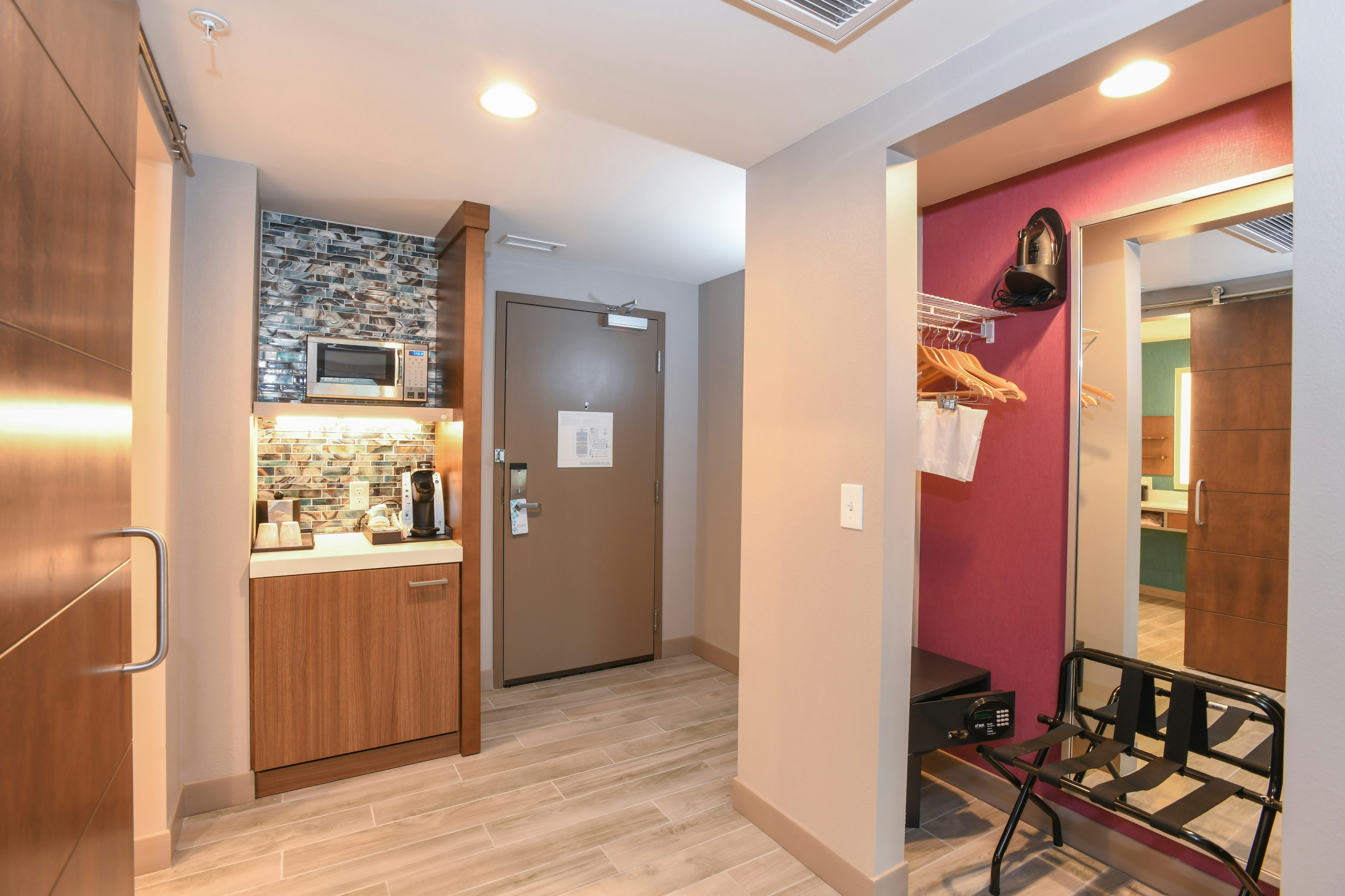 1 KING BED JUNIOR SUITE
