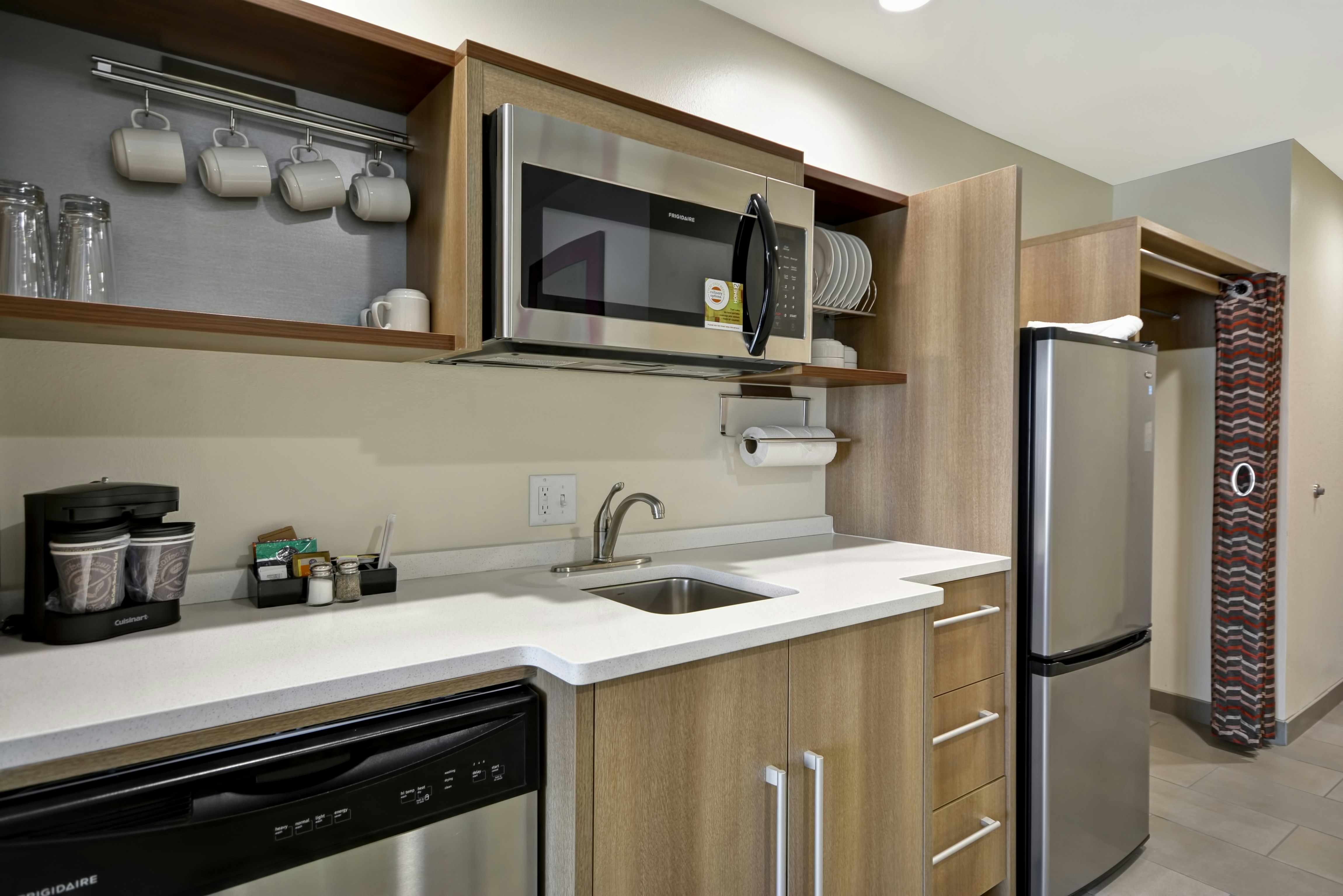 1 KING 1BDRM SUITE NONSMOK