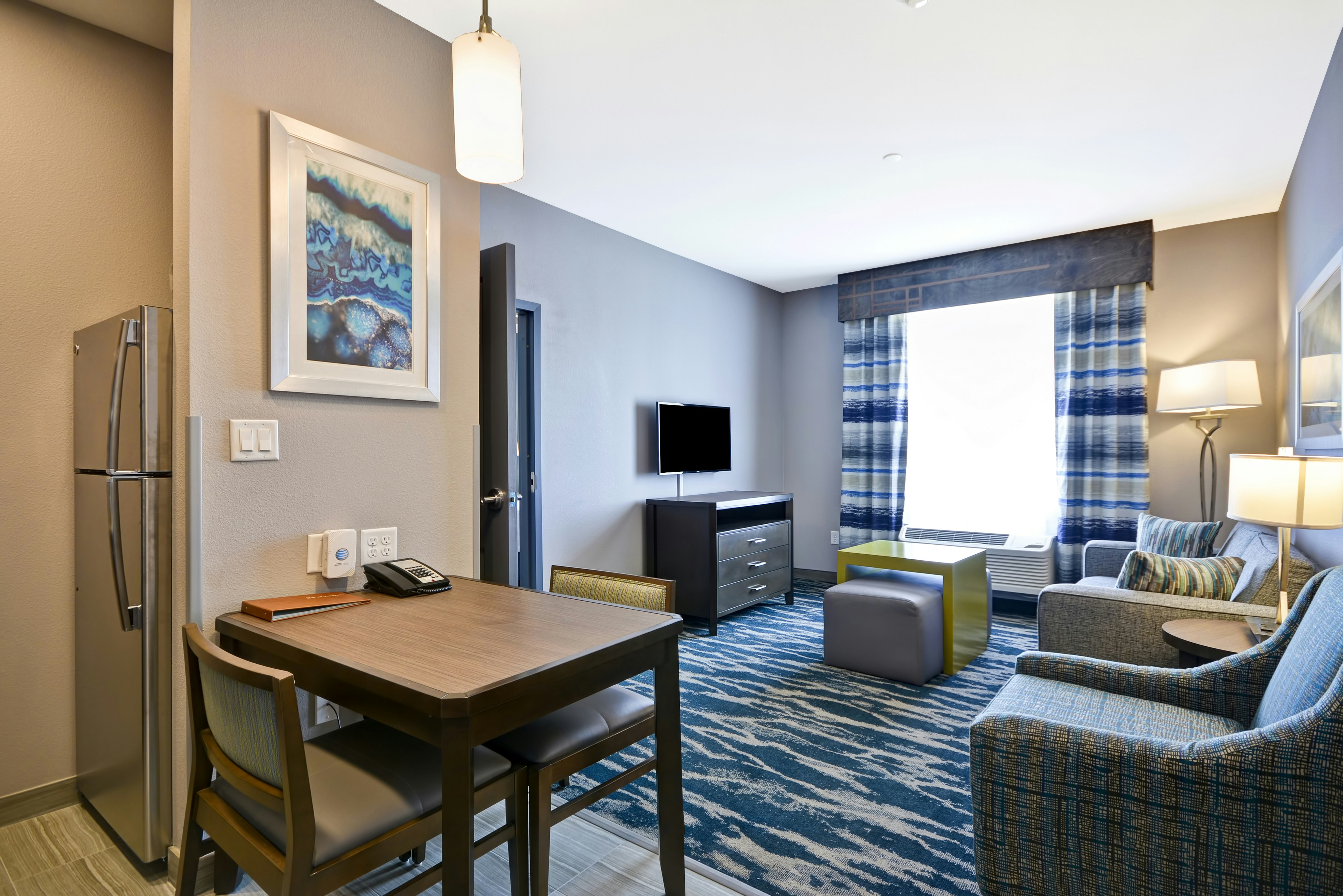 1 KING 1BDRM SUITE NONSMOK