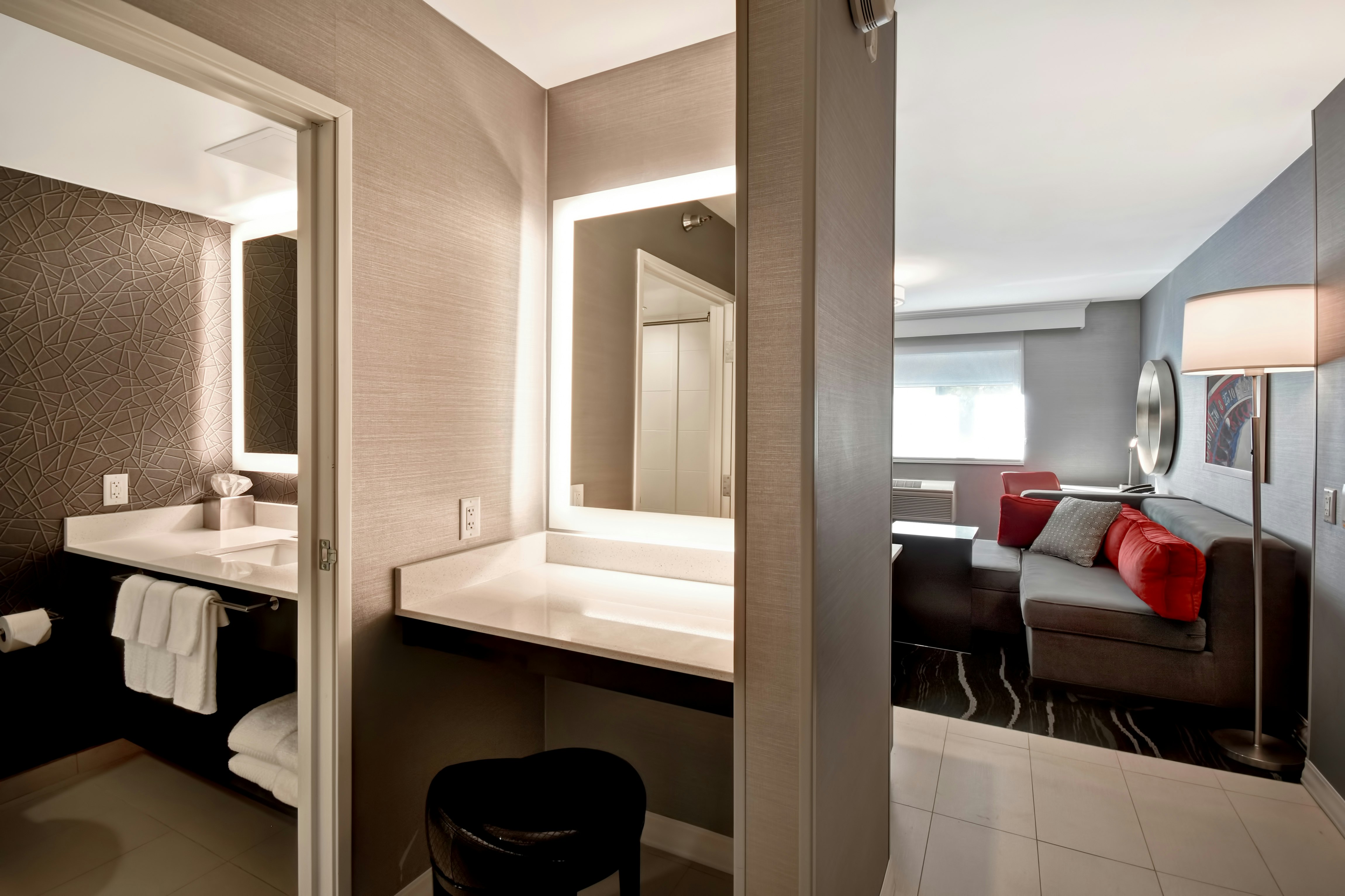 1 KING SUITE