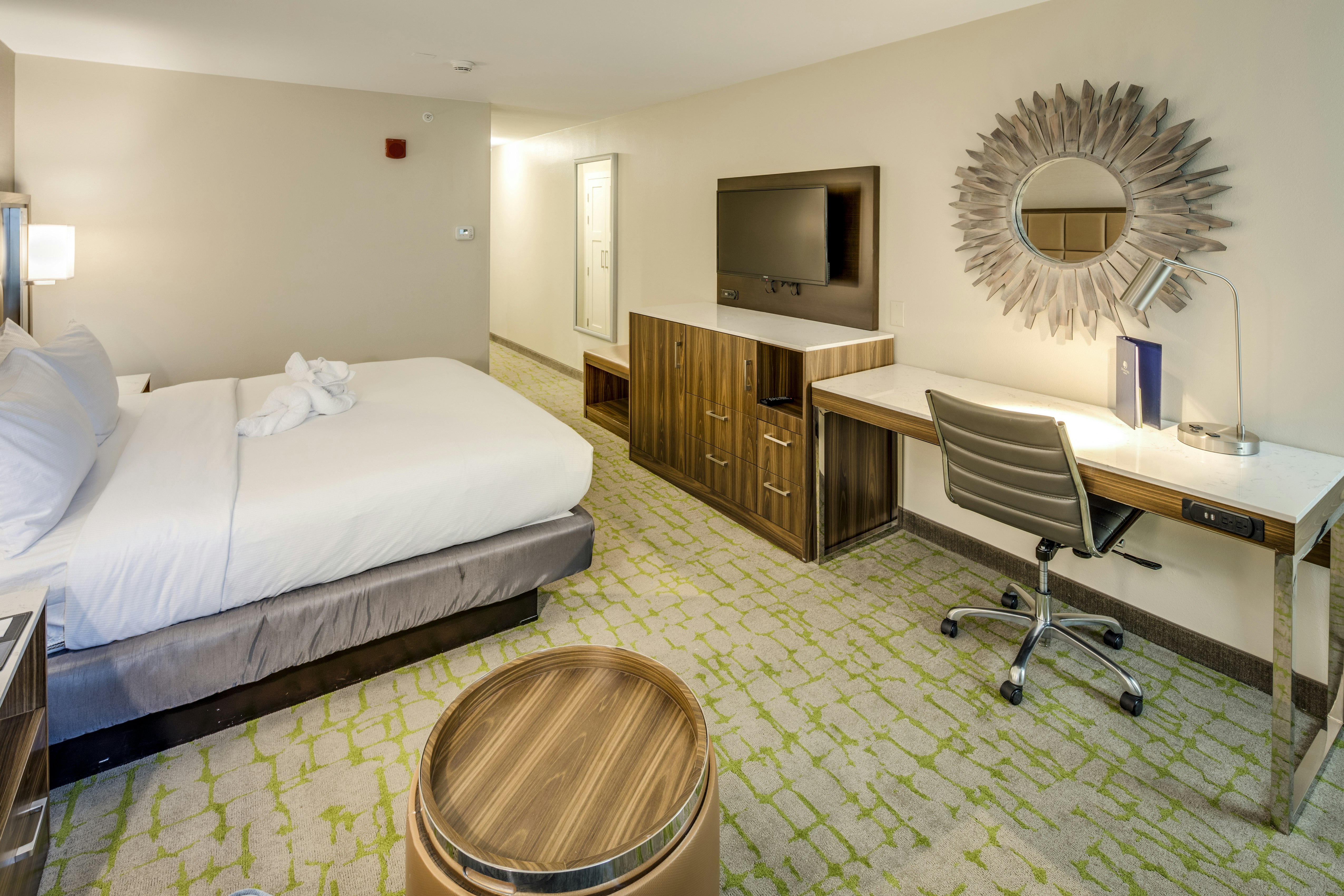 1 KING BED