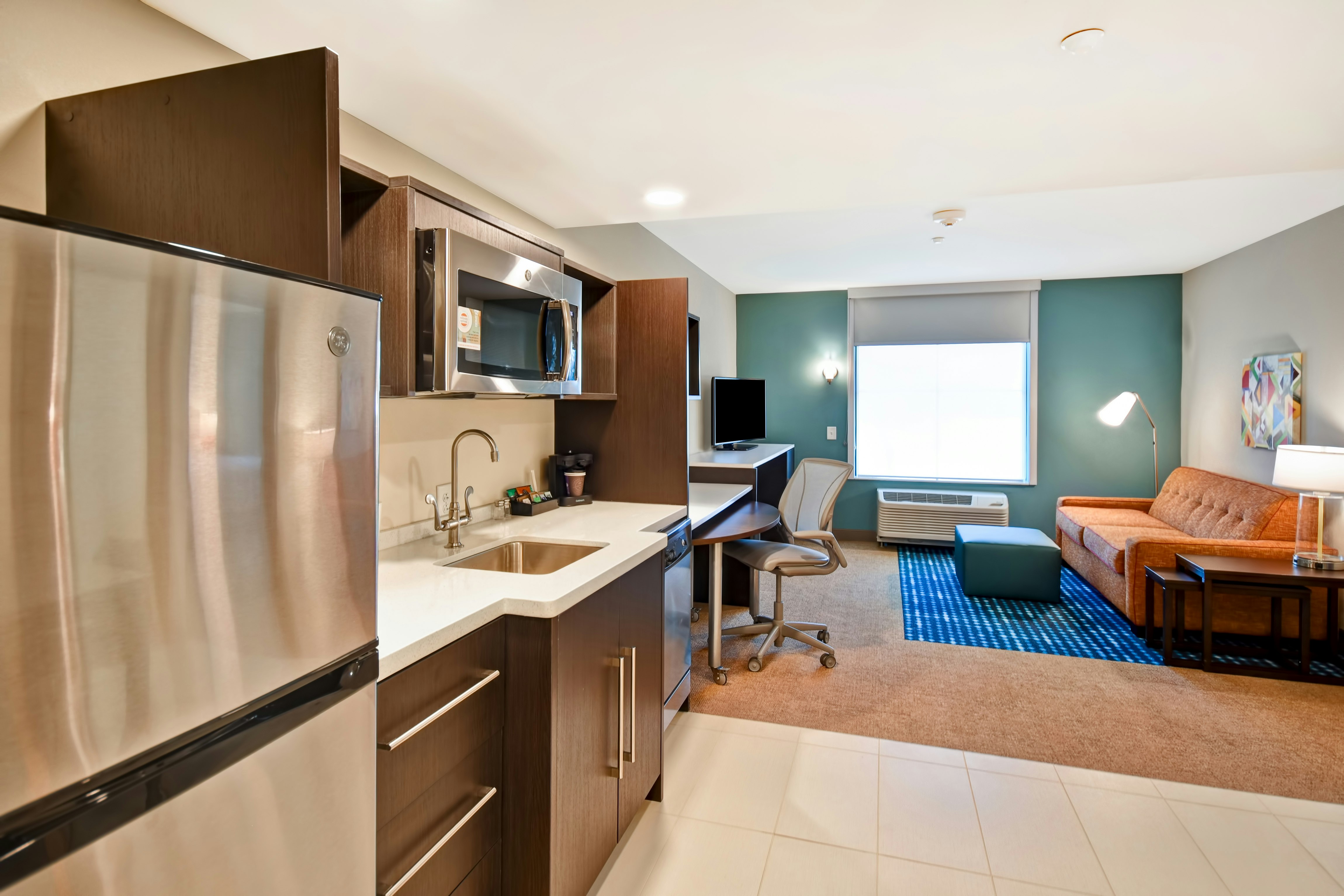 1 KING 1BDRM SUITE NONSMOK