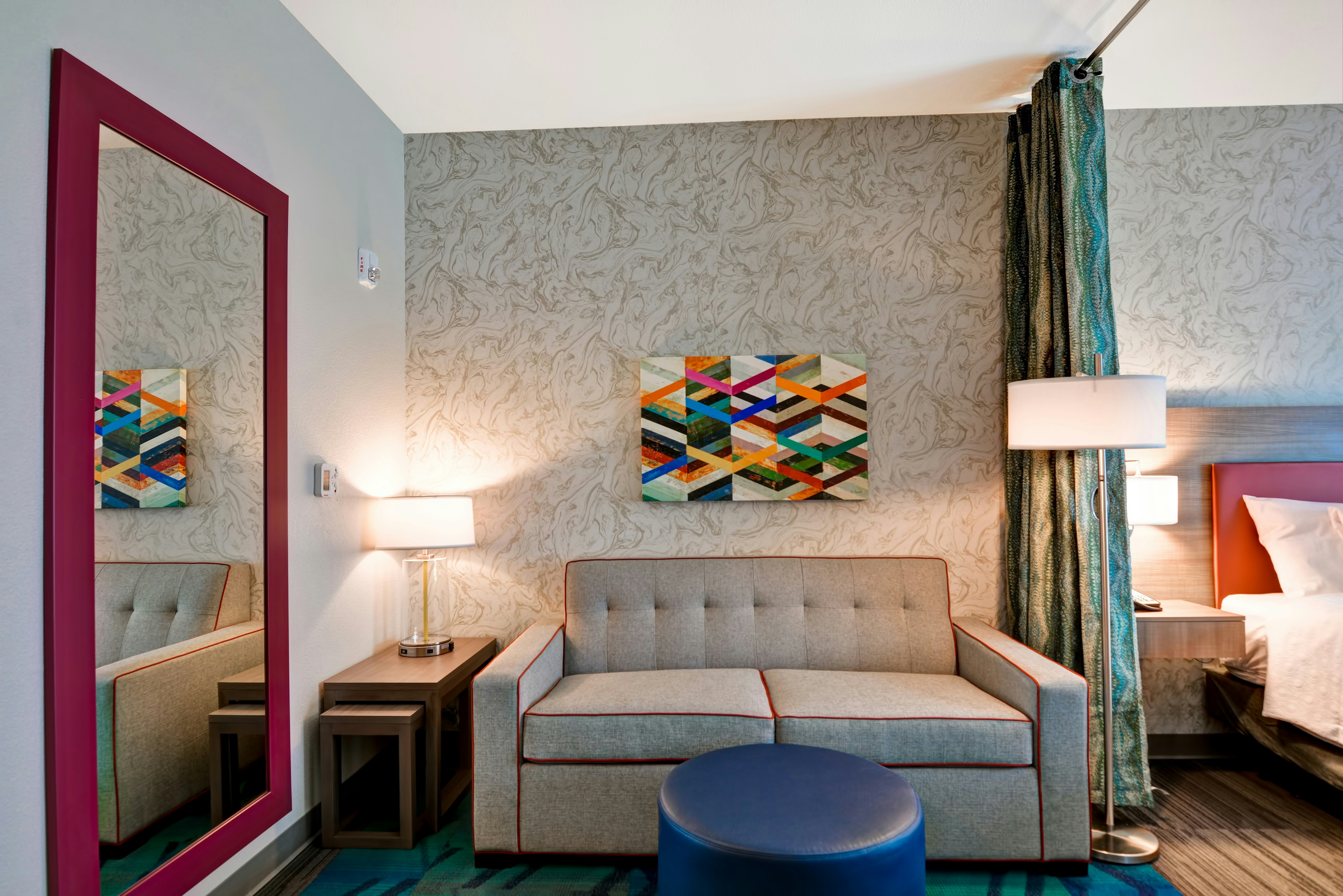 1 QUEEN BED STUDIO NS