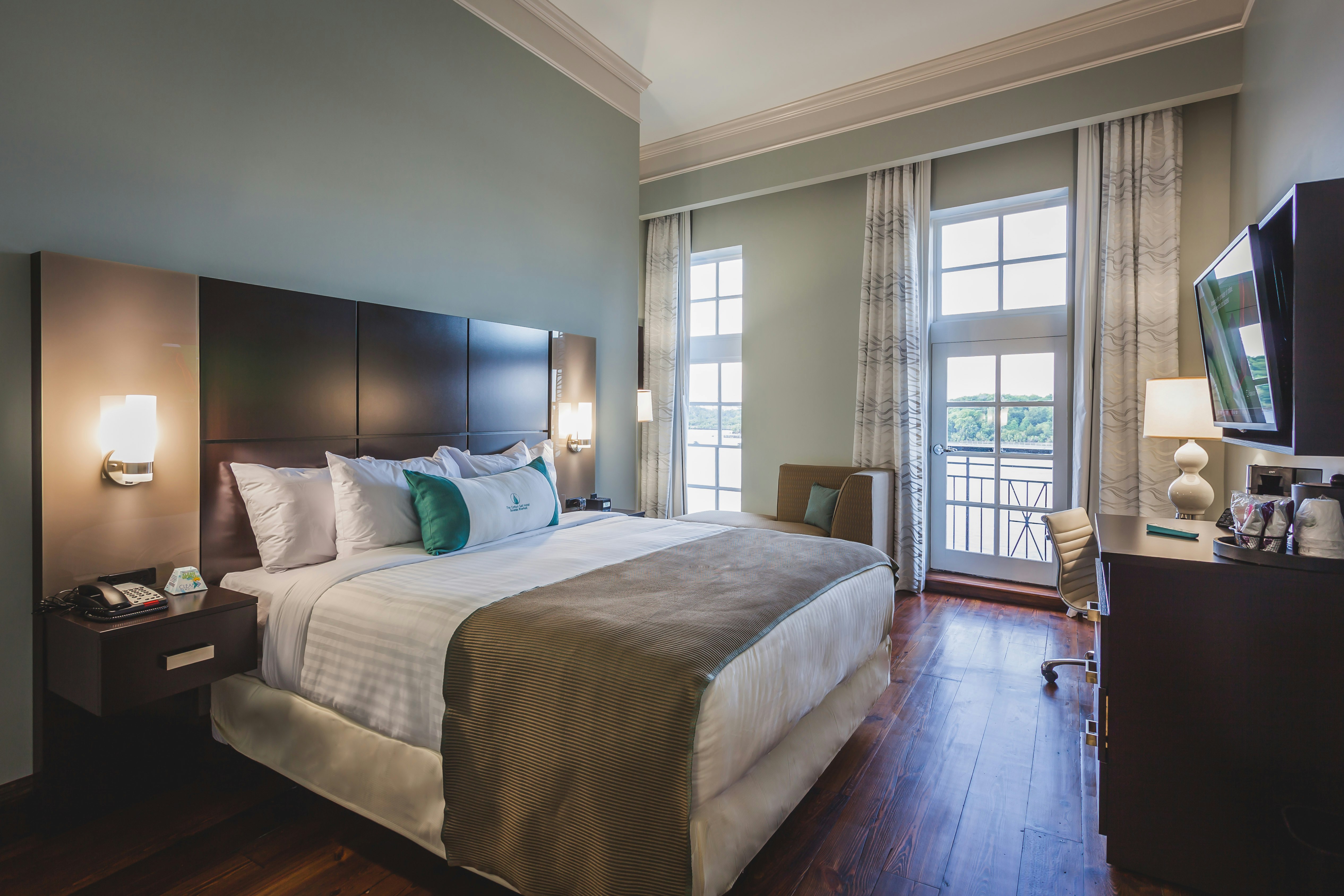 The Cotton Sail Hotel Savannah, Tapestry Collection by Hilton