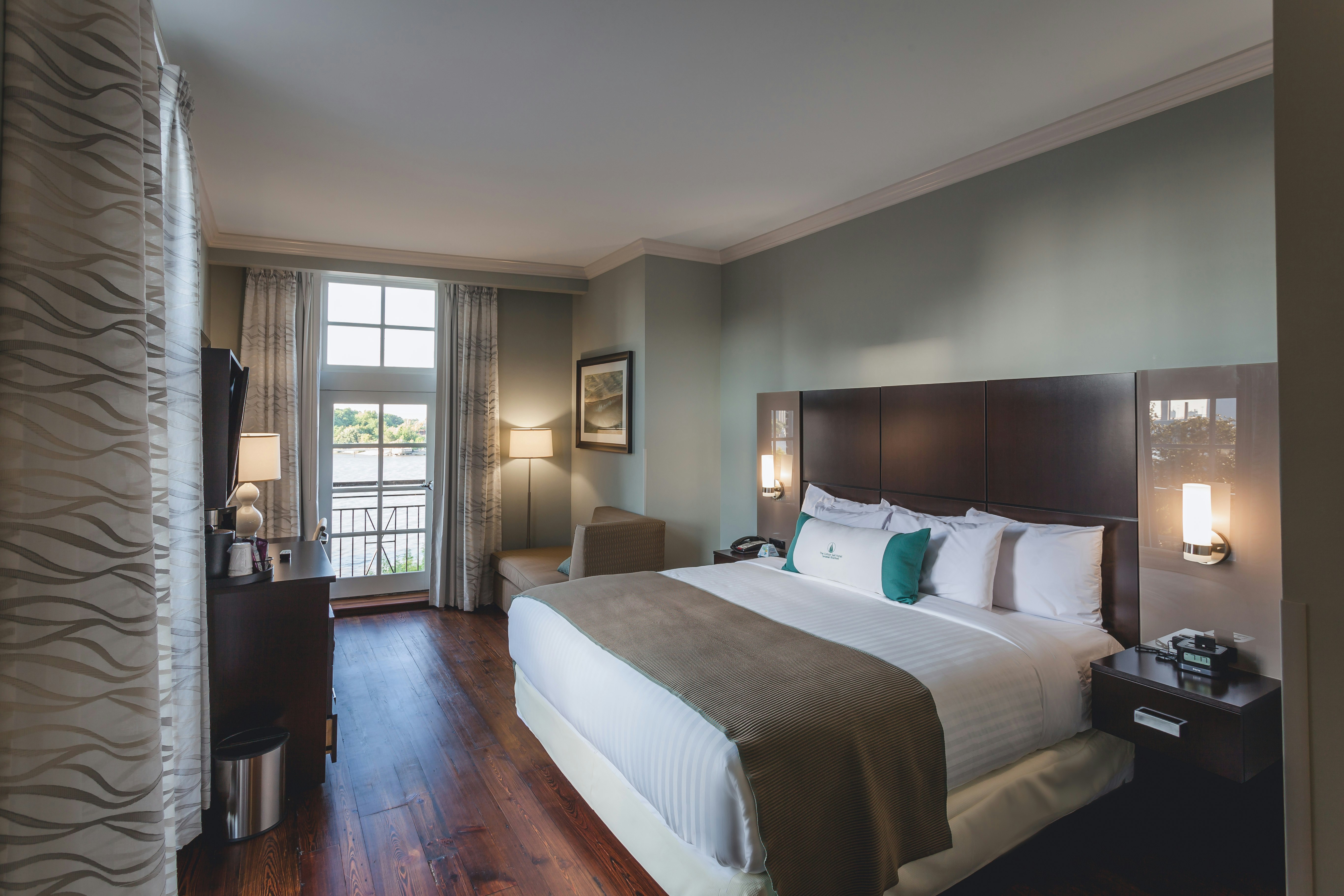 The Cotton Sail Hotel Savannah, Tapestry Collection by Hilton