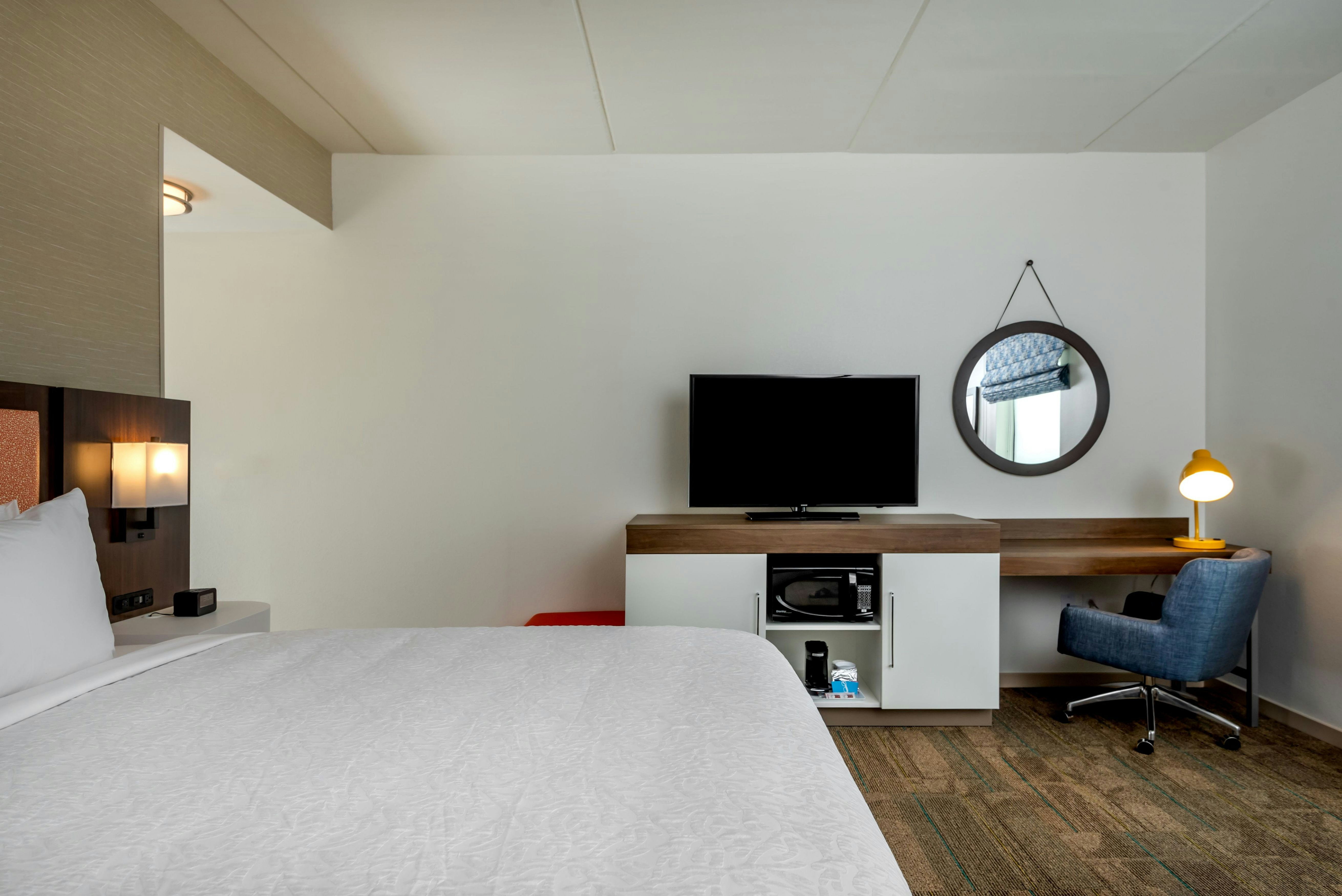 1 KING ROOM ACC HEAR/RIS