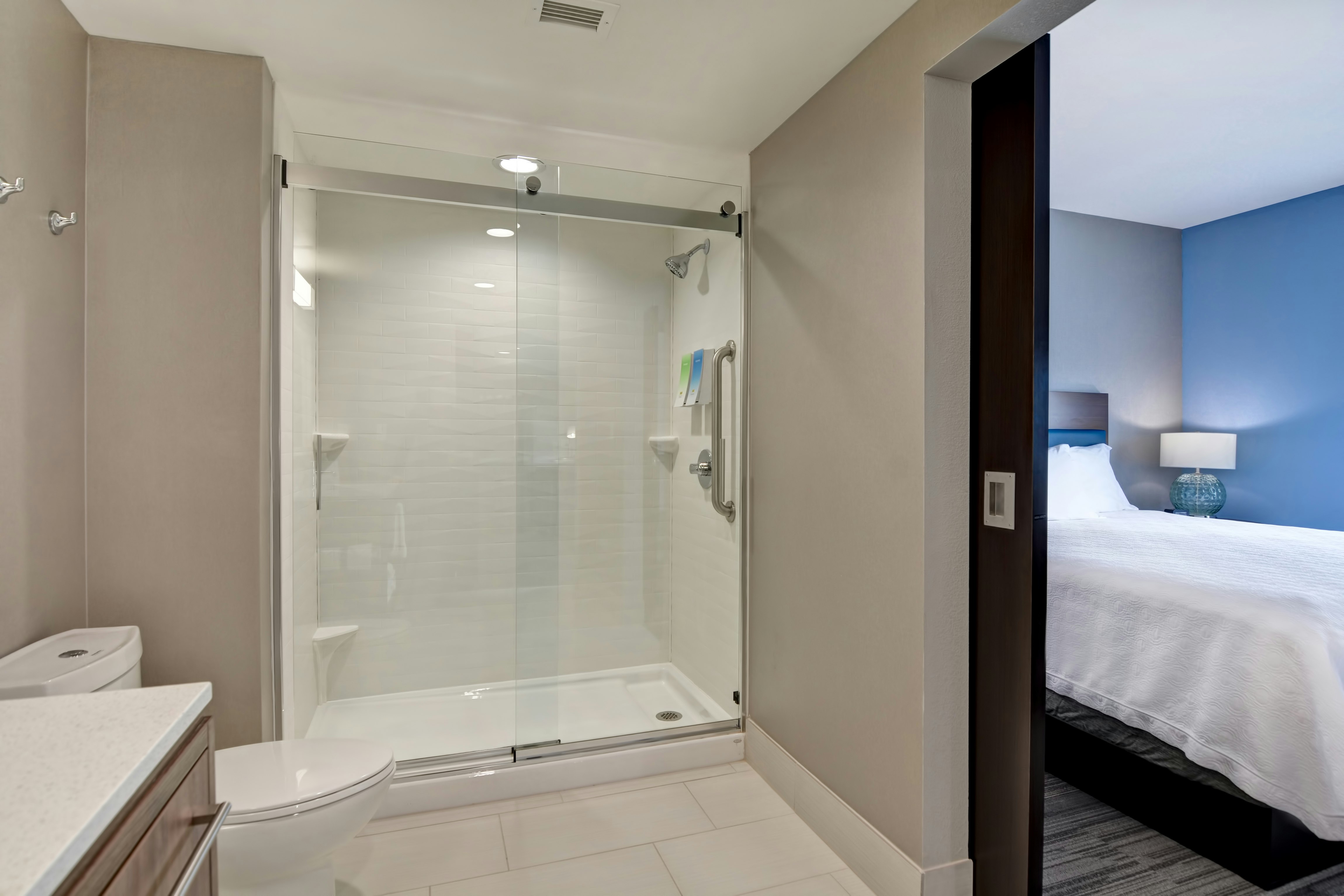 1 KING 1BDRM SUITE NONSMOK