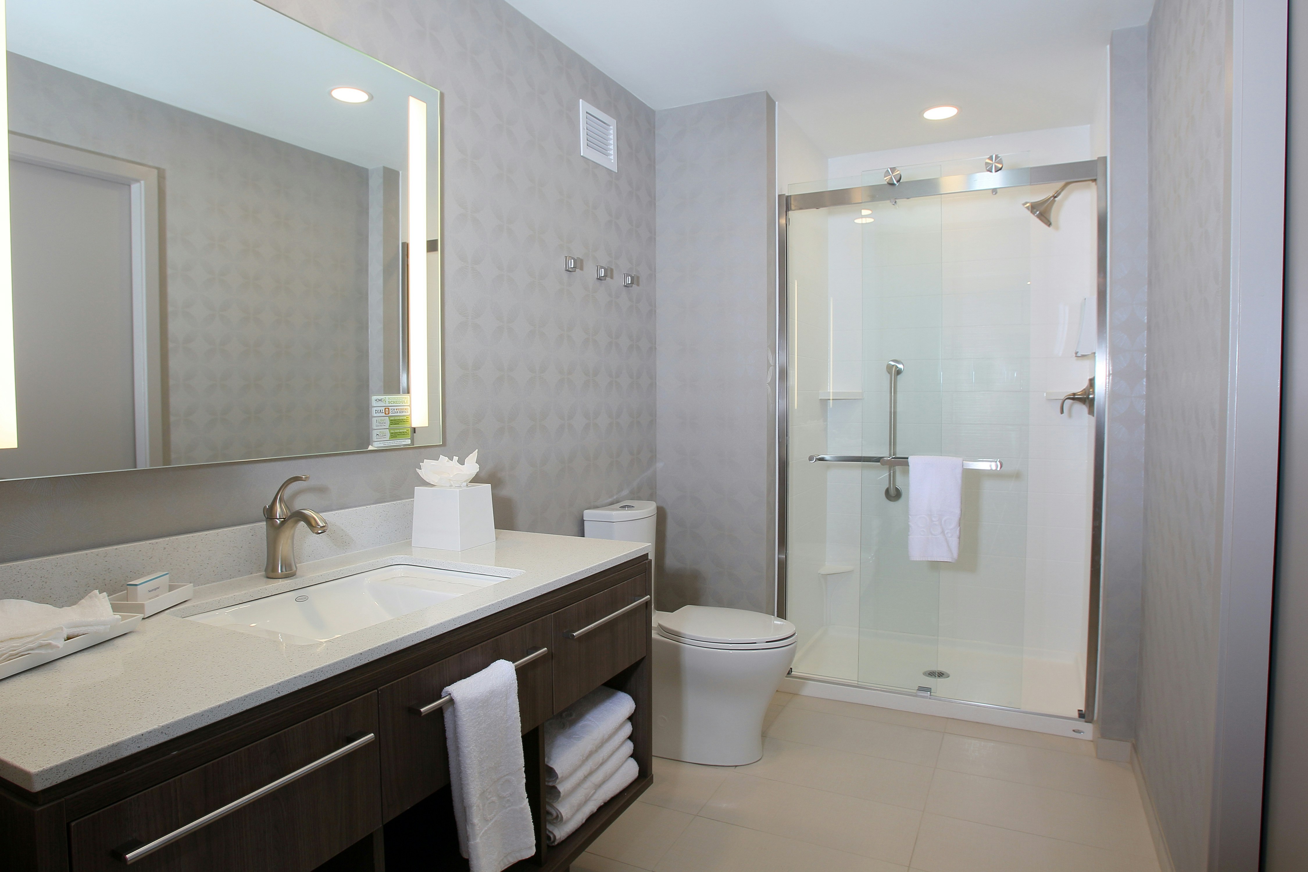 1 KING 1BDRM SUITE NONSMOK