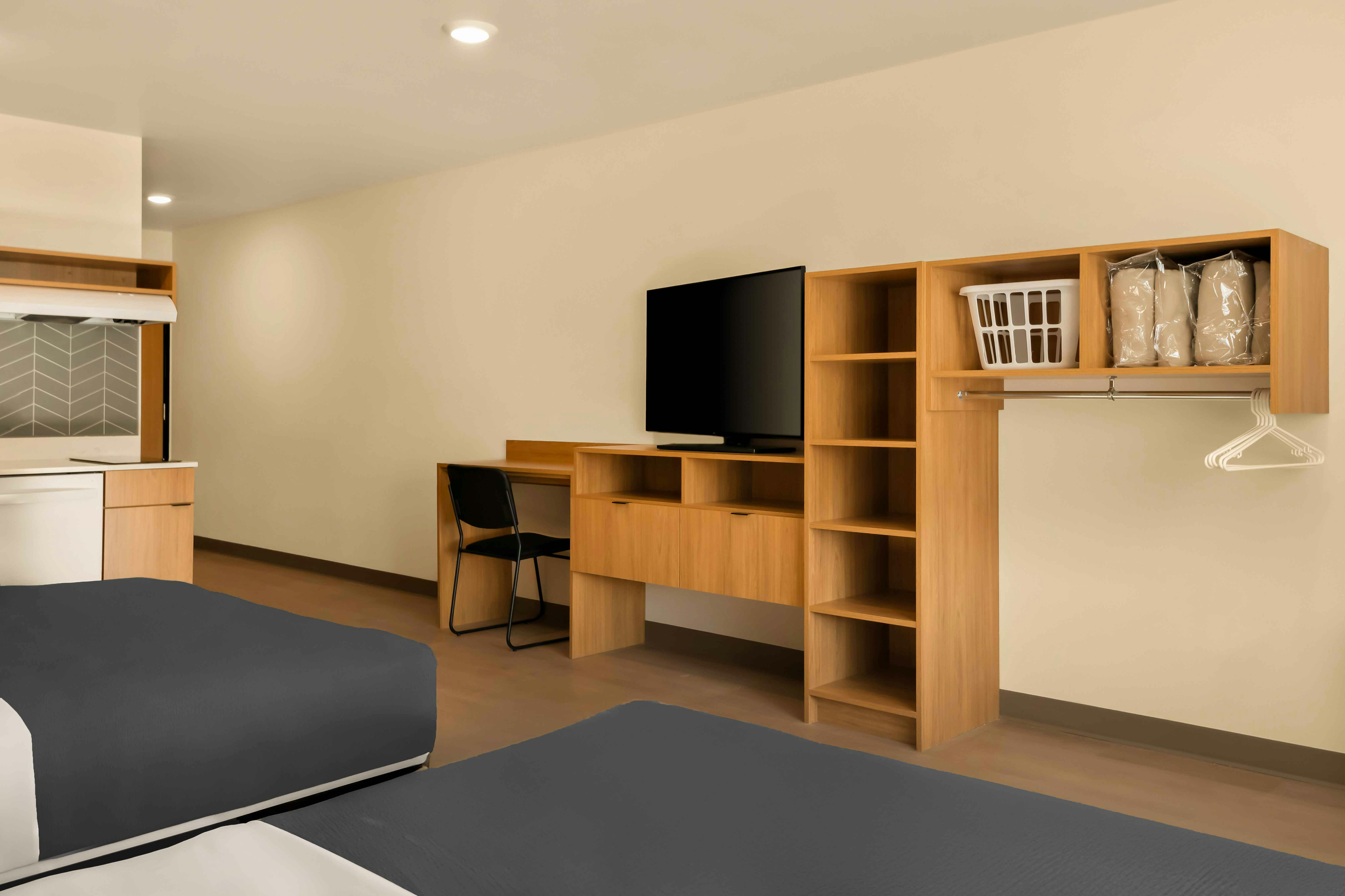 LivAway Suites Phoenix – Glendale