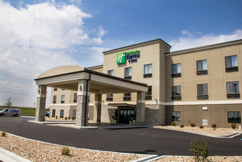 Holiday Inn Express and Suites Sikeston Southwest