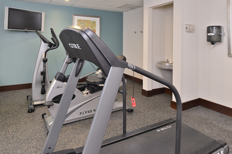 Holiday Inn Express and Suites Fresno