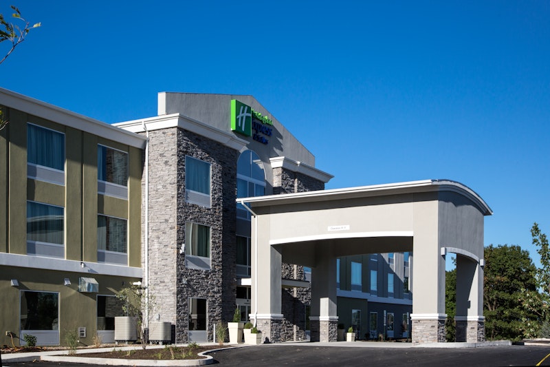 Holiday Inn Express and Suites Carlisle – Harrisburg Area