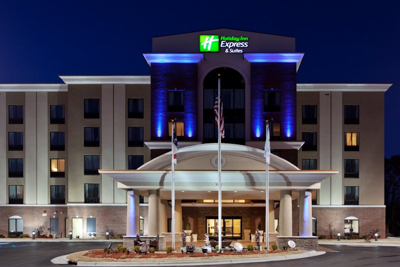 HOLIDAY INN EXP STES HOPE MILL