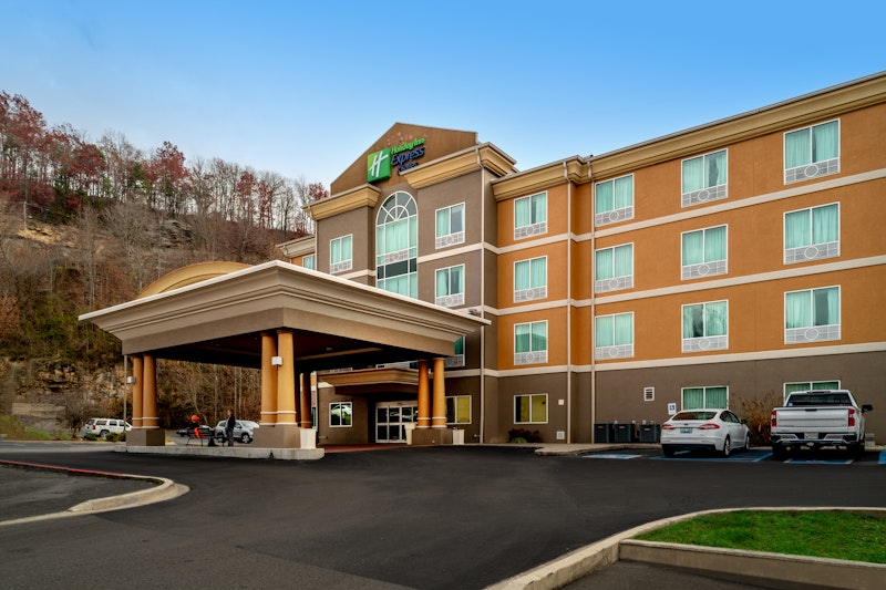 HOLIDAY INN EXPRESS HAZARD