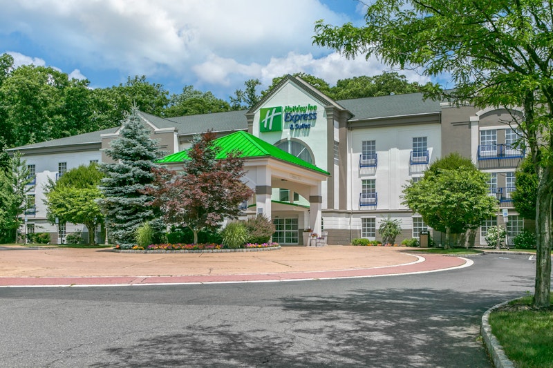 Holiday Inn Express and Suites Mount Arlington-Rockaway Area