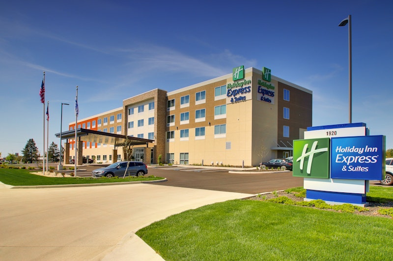 Holiday Inn Express and Suites Findlay North