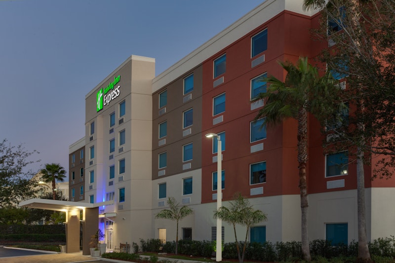 HOLIDAY INN EX AIRPORT CRUISE