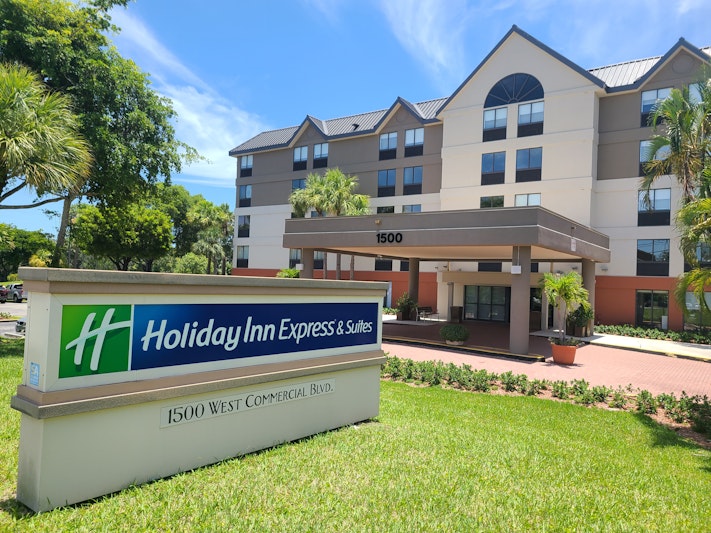 HOLIDAY INN EXP STES N EXEC AI