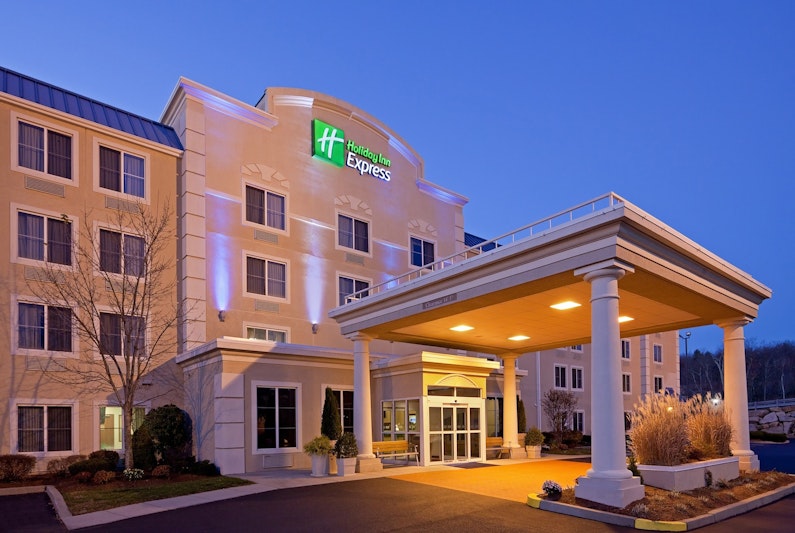 HOLIDAY INN EXPRESS MILFORD