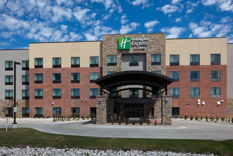 Holiday Inn Express and Suites Fort Dodge