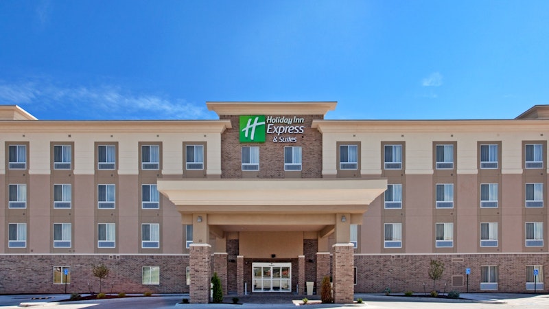 HOLIDAY INN EXP STES TOPEKA NO