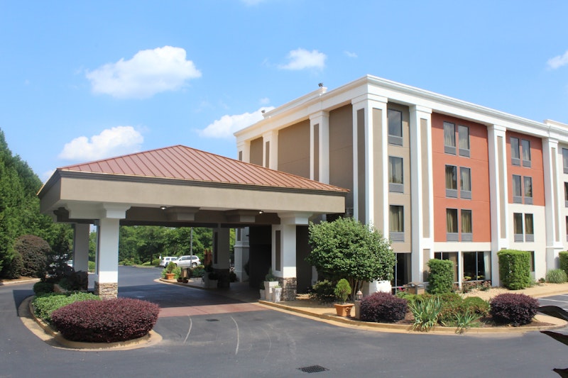 HOLIDAY INN EXP FORSYTH I 75